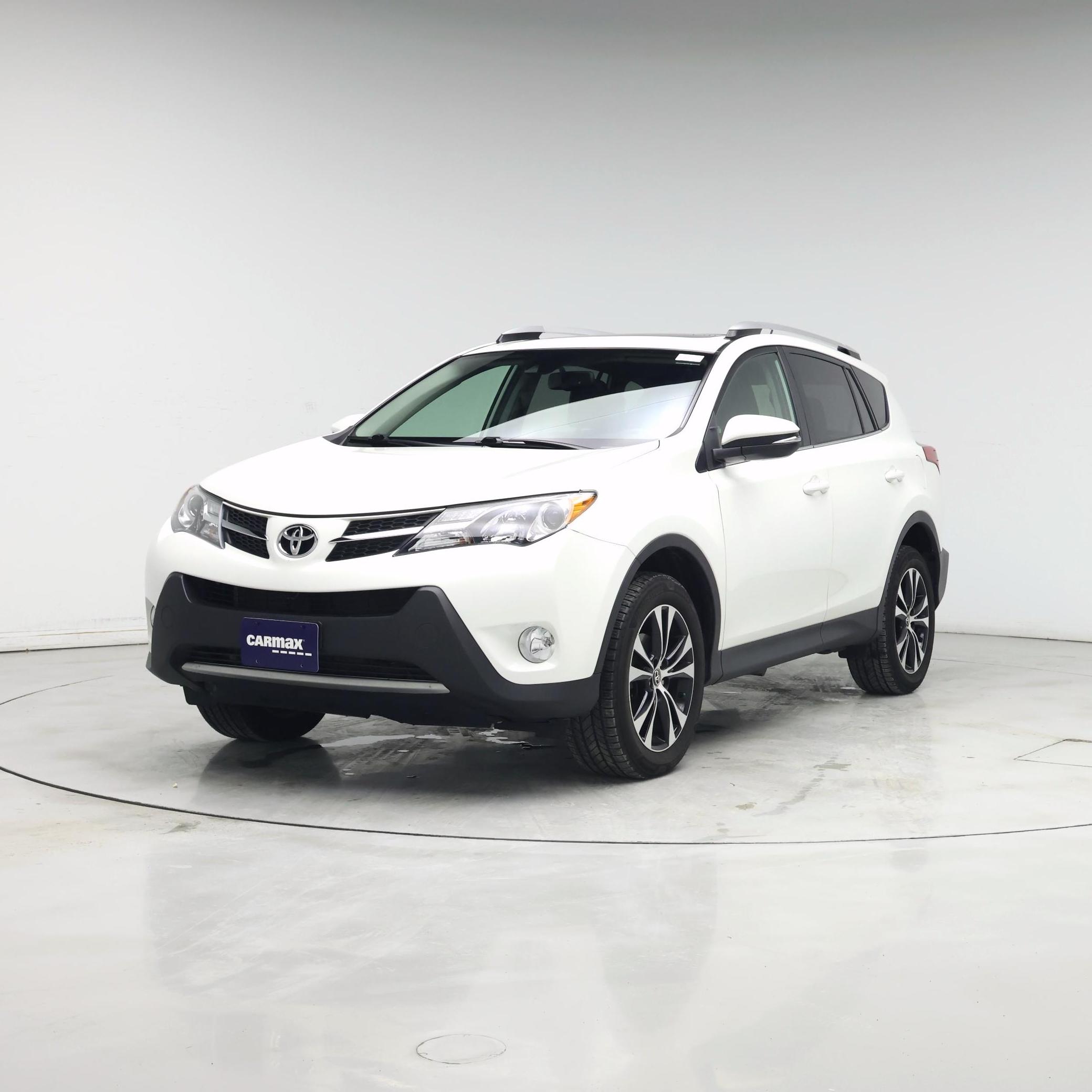 Thumbnail: 2015 Toyota RAV4 - 4