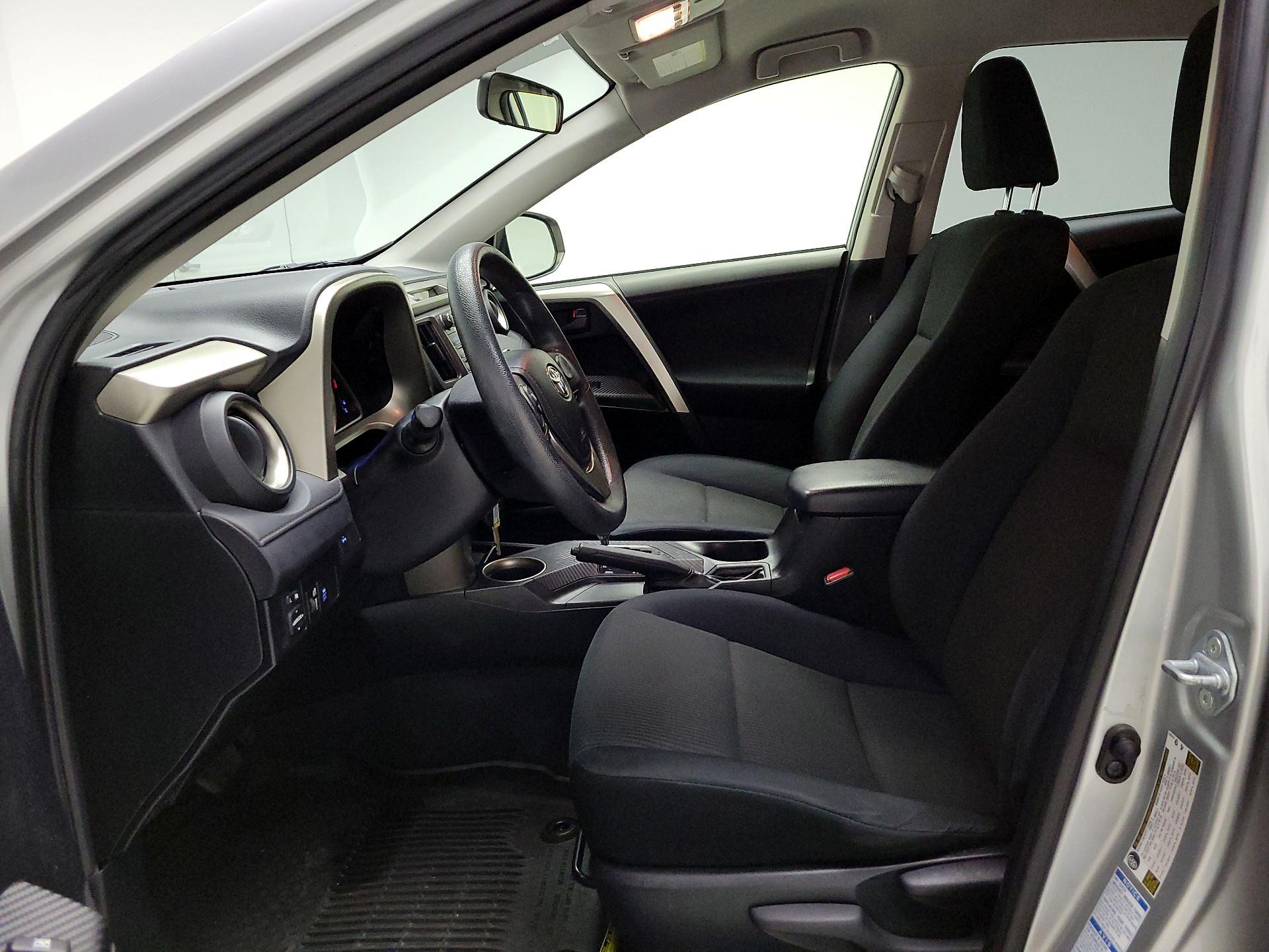 Thumbnail: 2015 Toyota RAV4 - 11