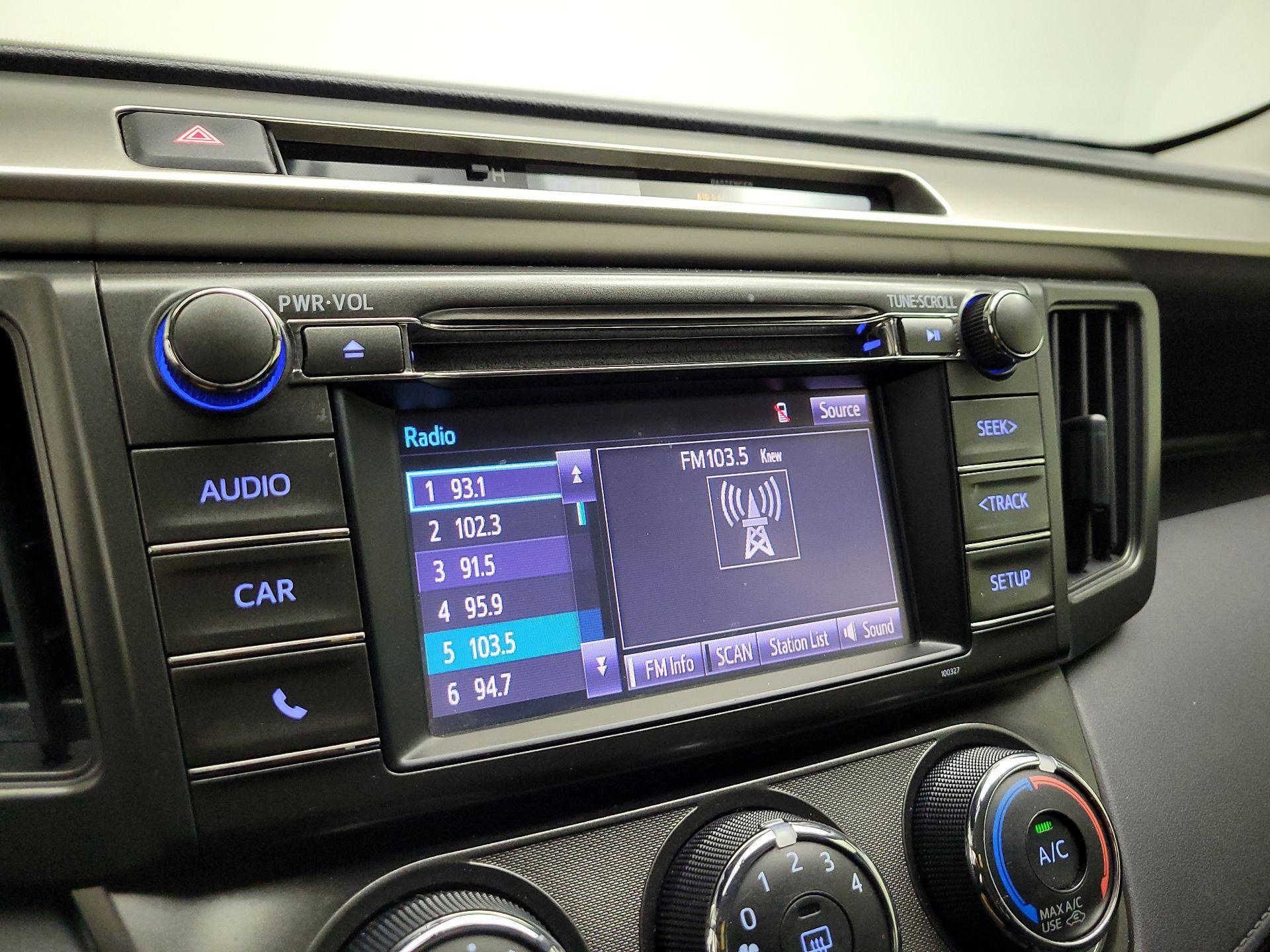 Thumbnail: 2015 Toyota RAV4 - 15