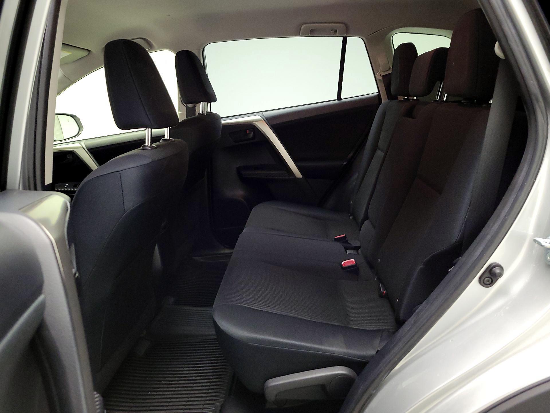 Thumbnail: 2015 Toyota RAV4 - 19