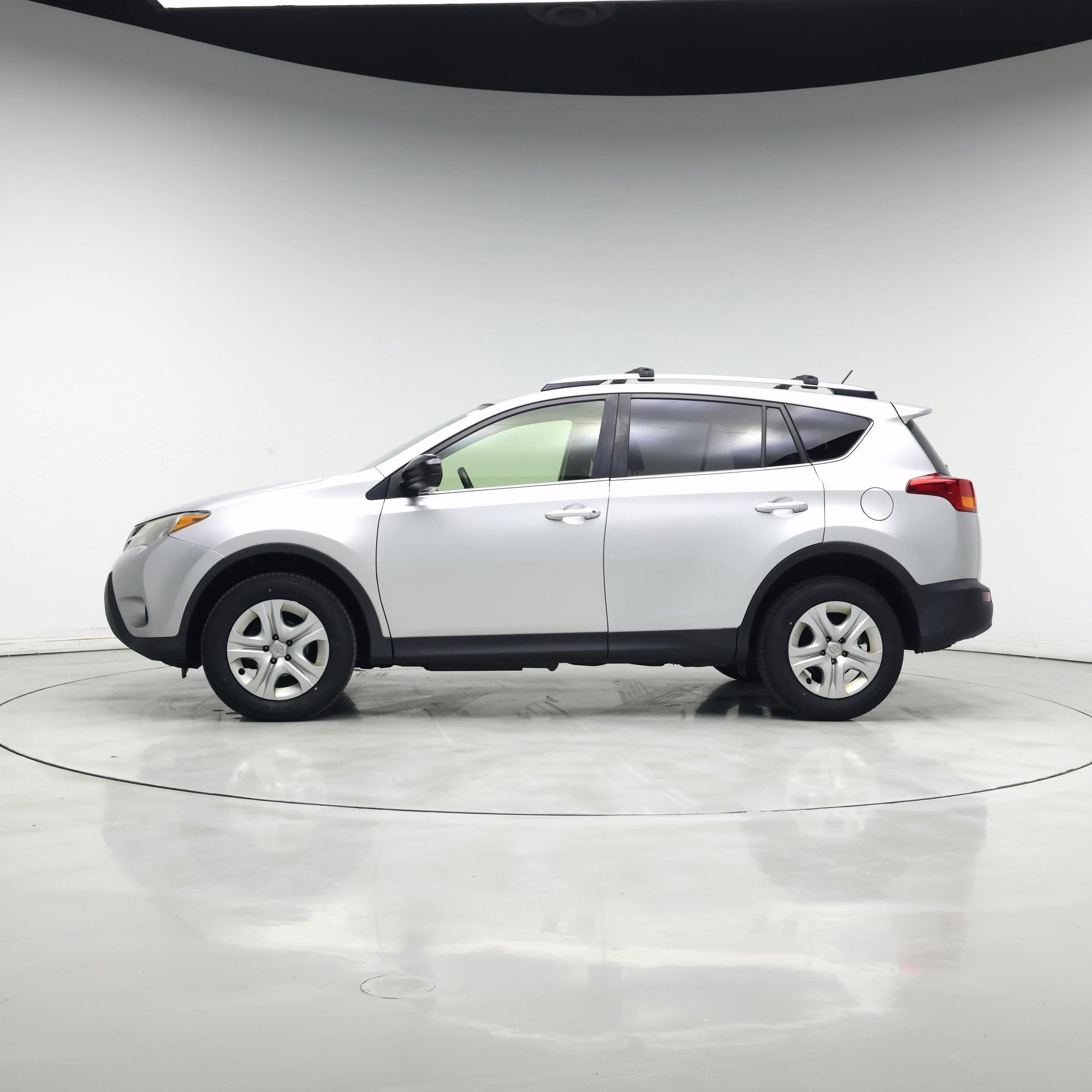Thumbnail: 2015 Toyota RAV4 - 3