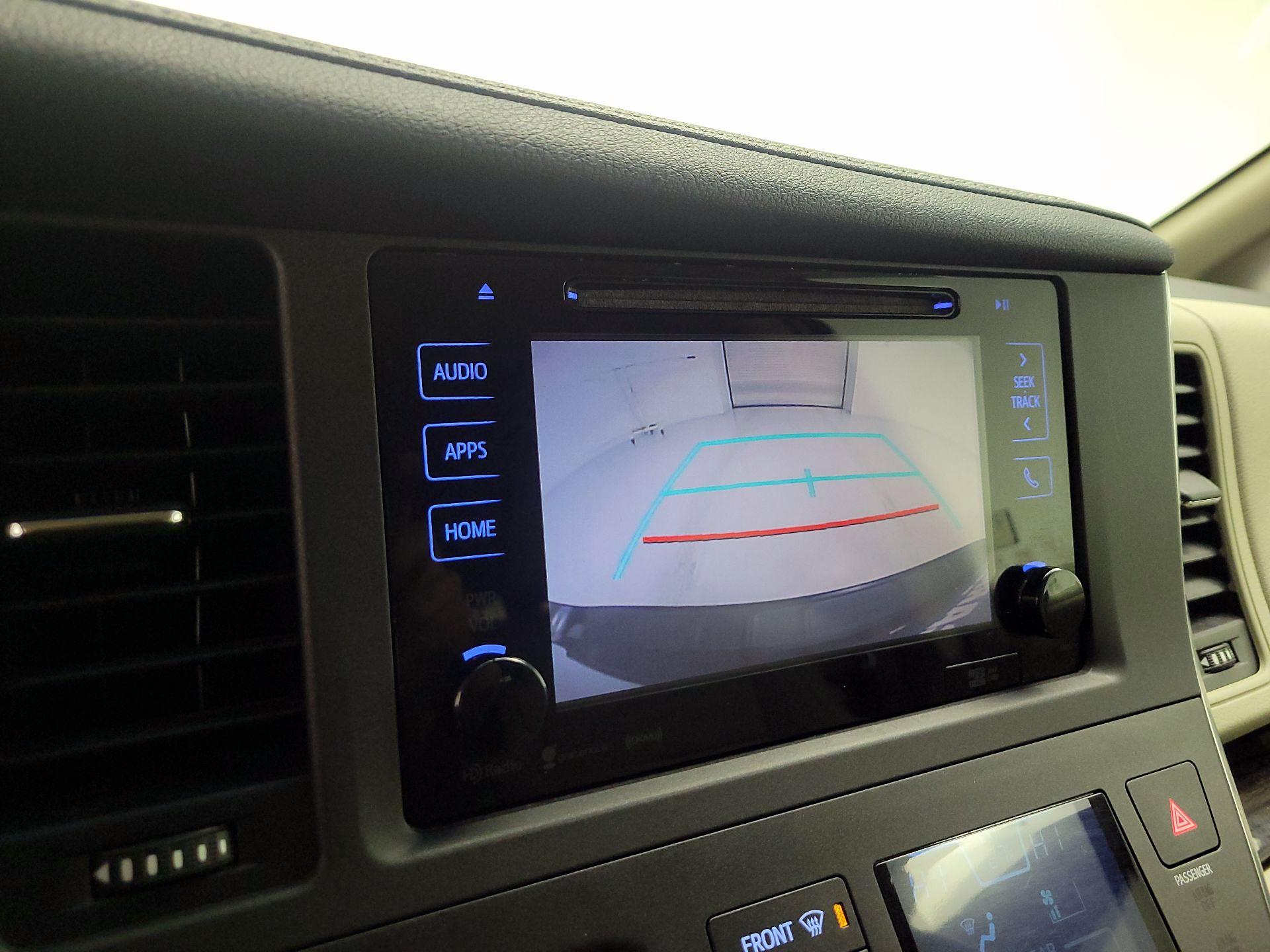 Thumbnail: 2016 Toyota Sienna - 13