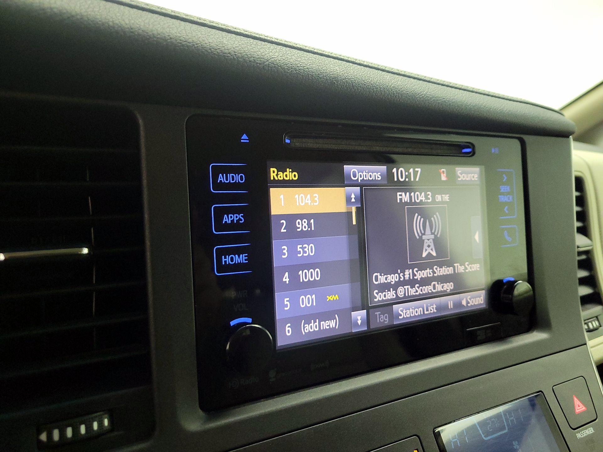 Thumbnail: 2016 Toyota Sienna - 14