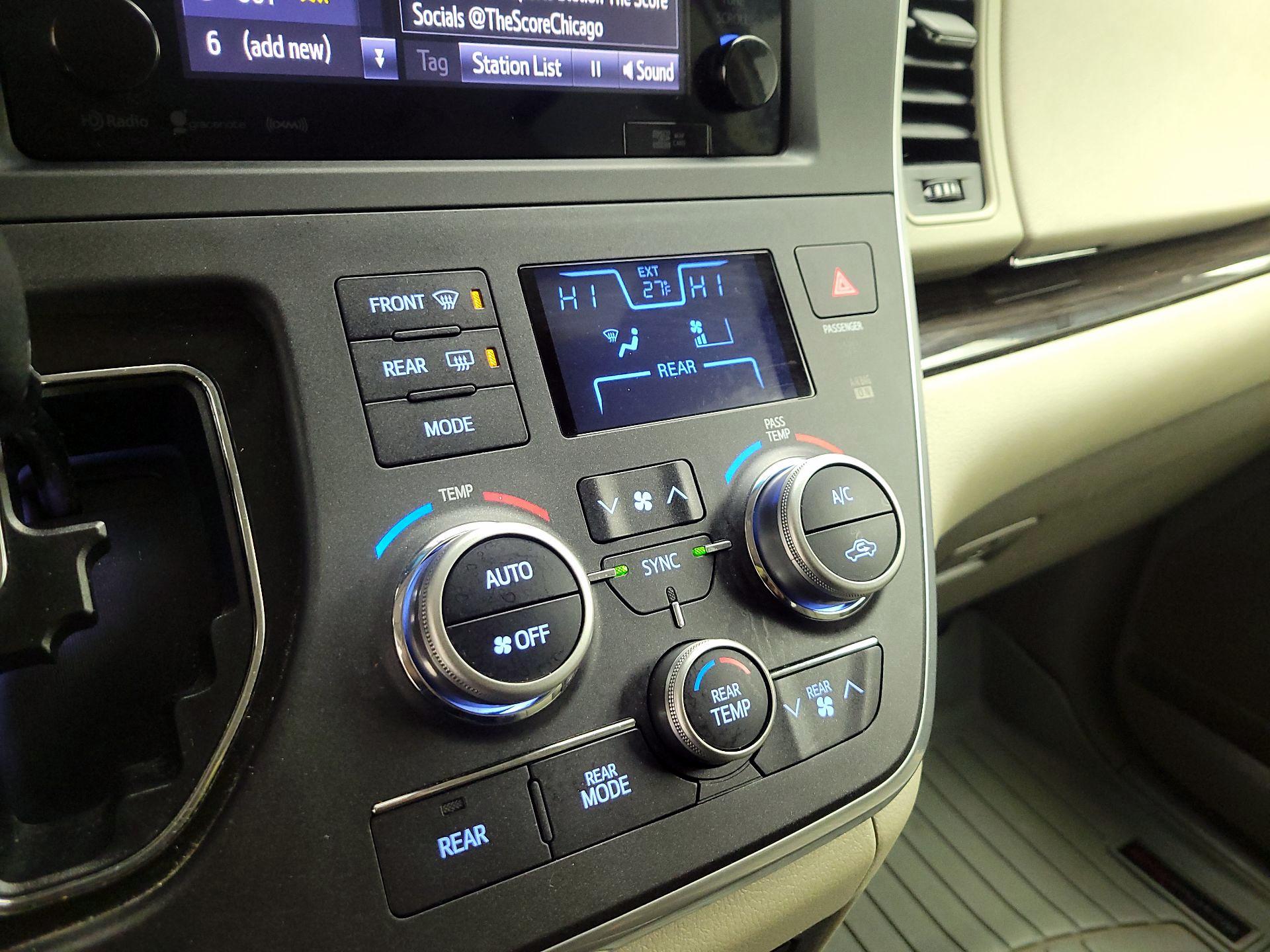 Thumbnail: 2016 Toyota Sienna - 15