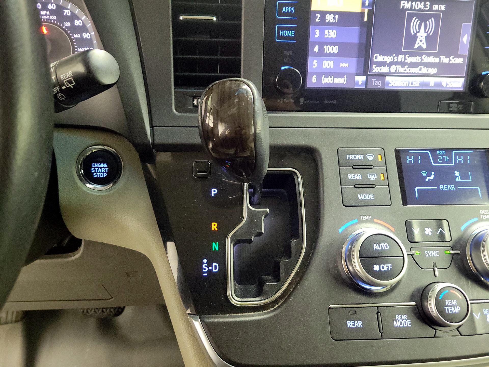 Thumbnail: 2016 Toyota Sienna - 16