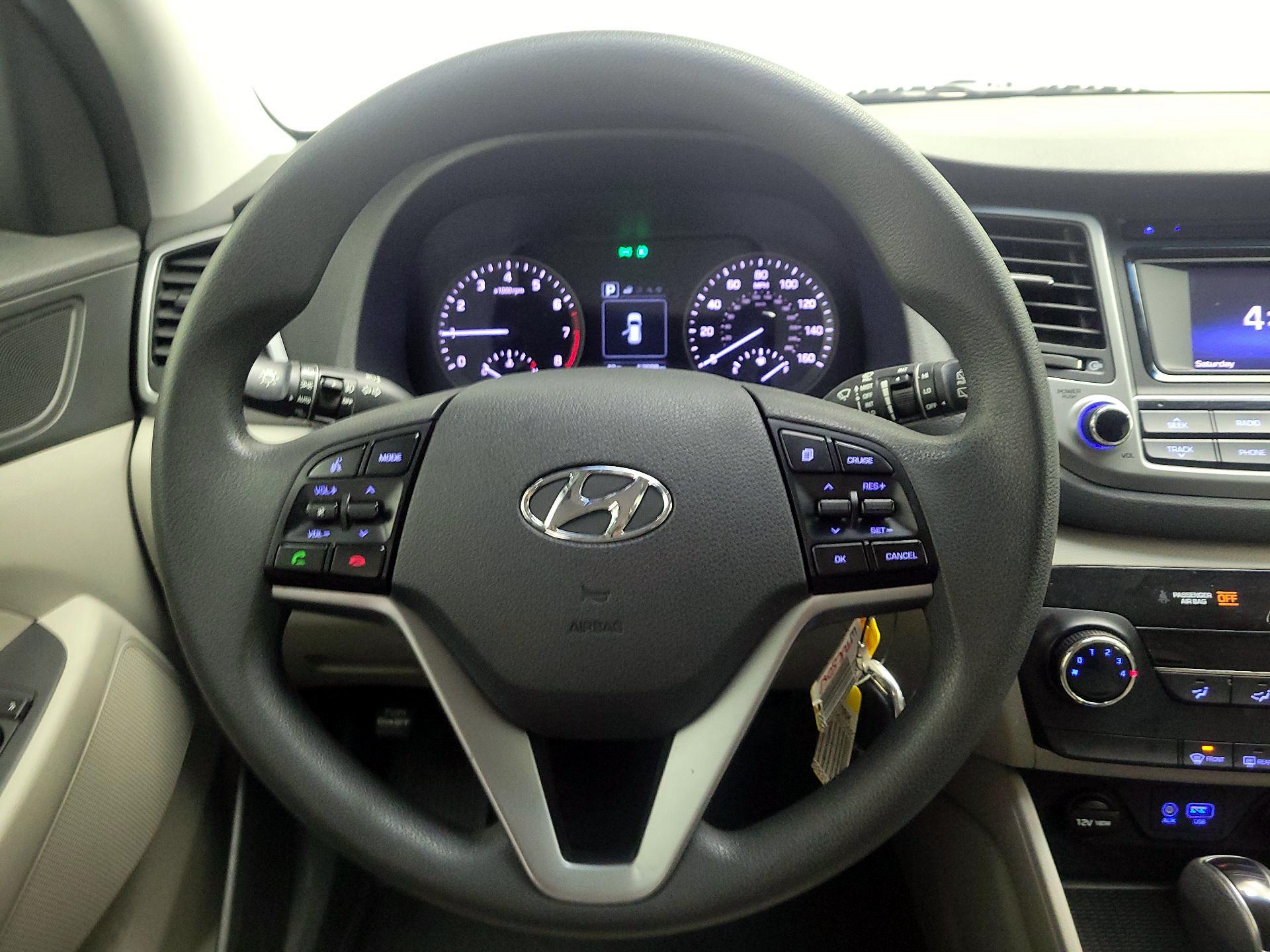 Thumbnail: 2016 Hyundai Tucson - 10