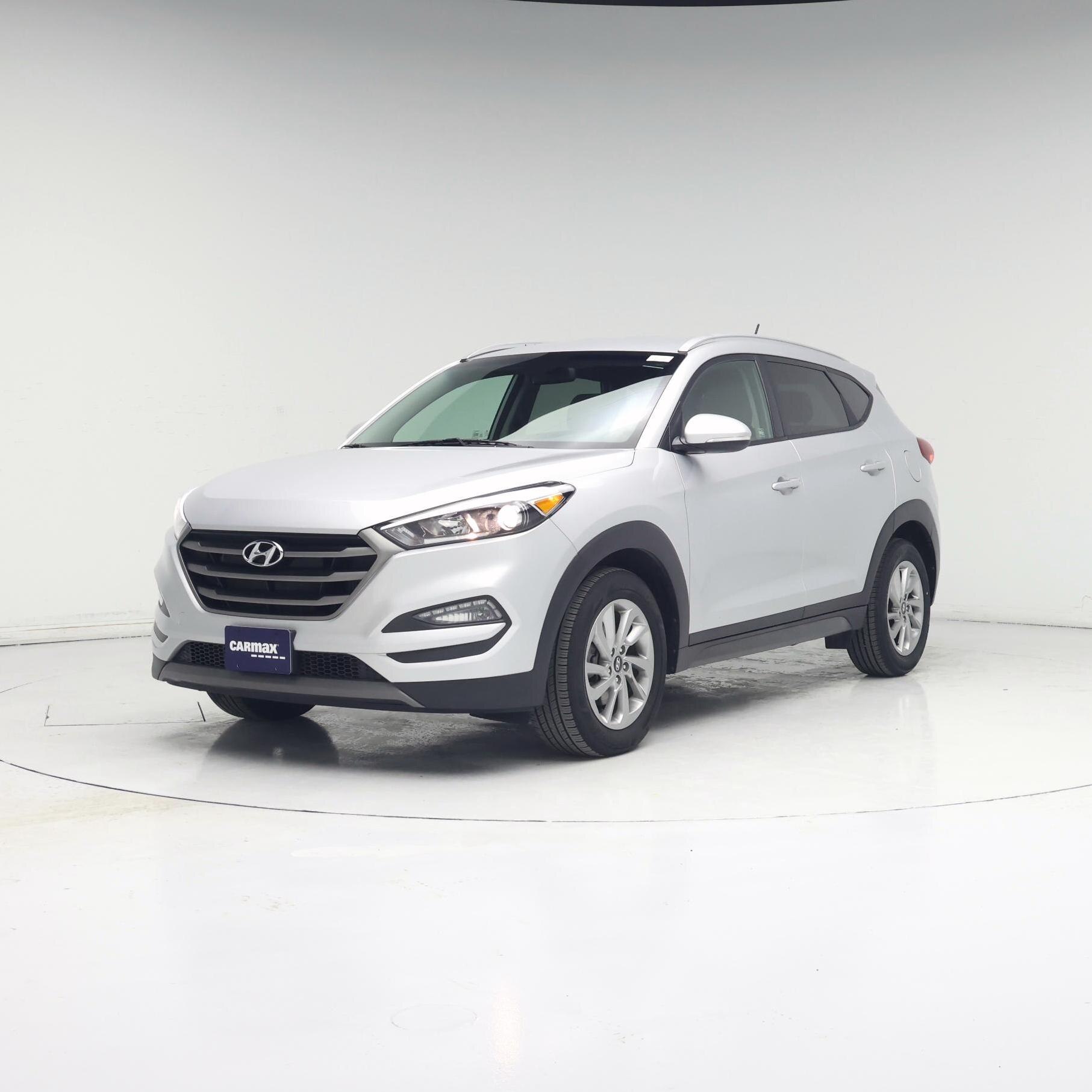 Thumbnail: 2016 Hyundai Tucson - 4