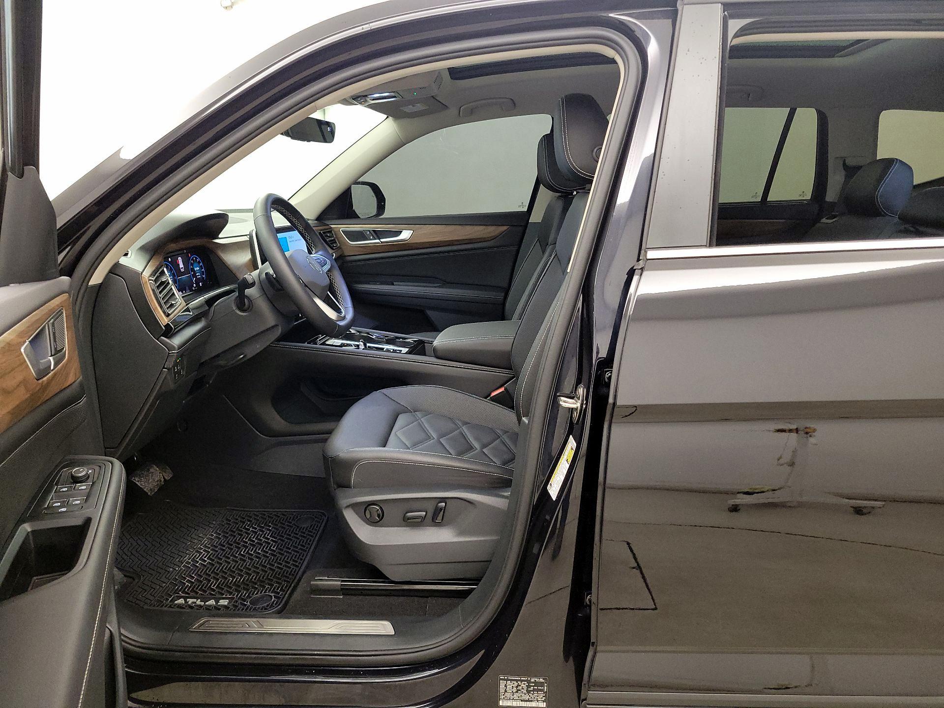 Thumbnail: 2025 Volkswagen Atlas - 11