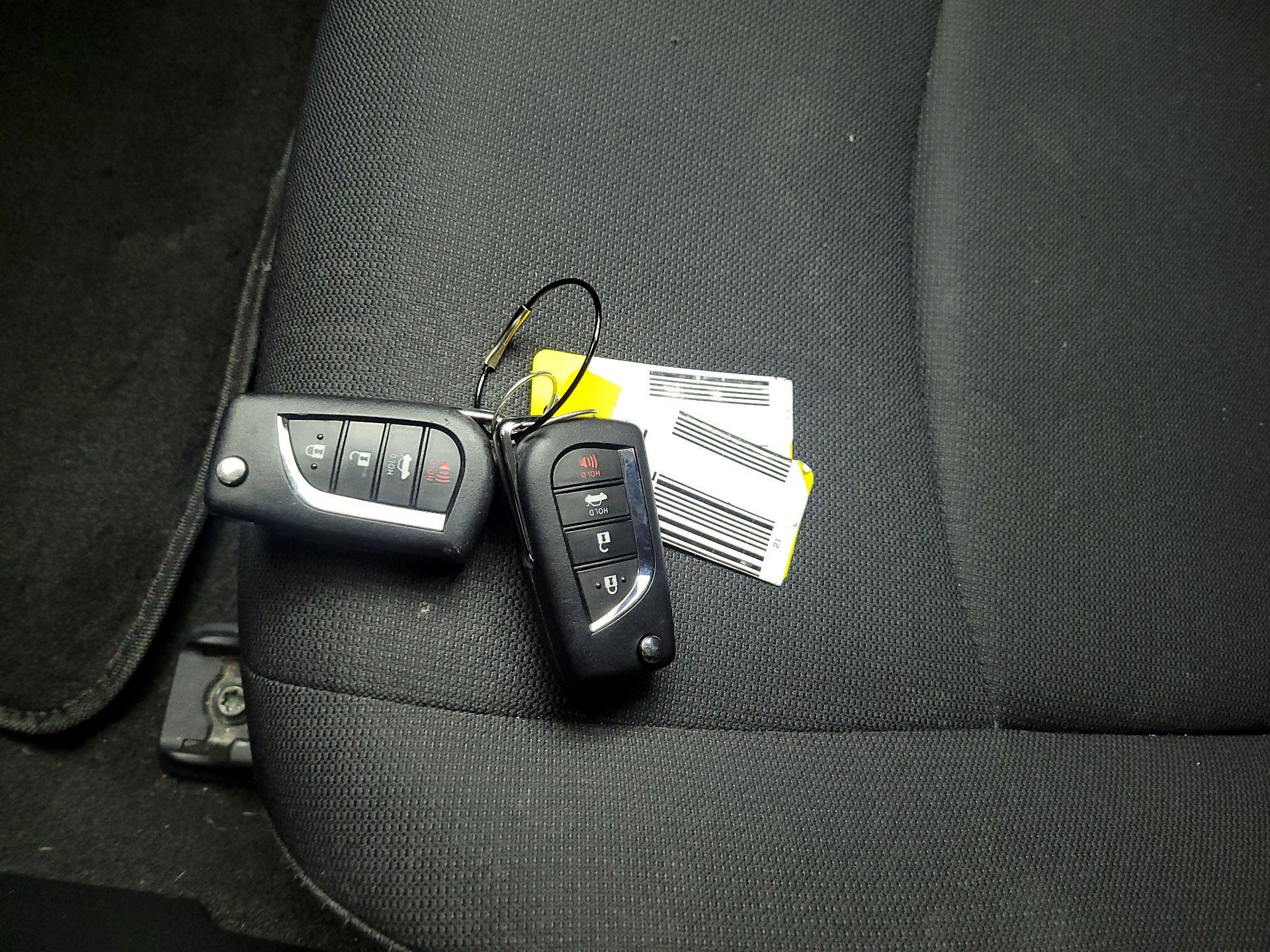 Thumbnail: 2021 Toyota Corolla - 18