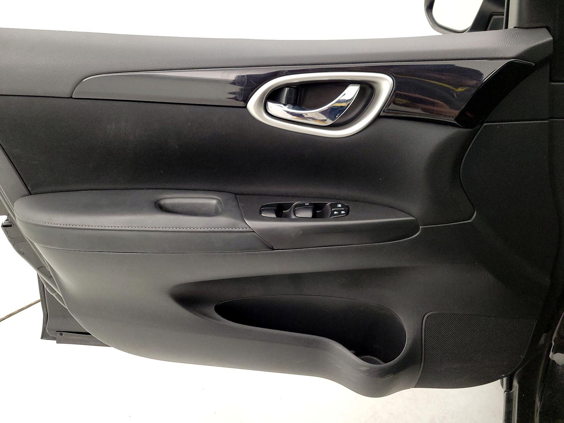 Thumbnail: 2018 Nissan Sentra - 12