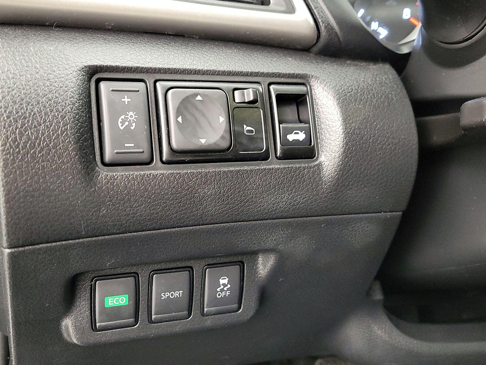 Thumbnail: 2018 Nissan Sentra - 13