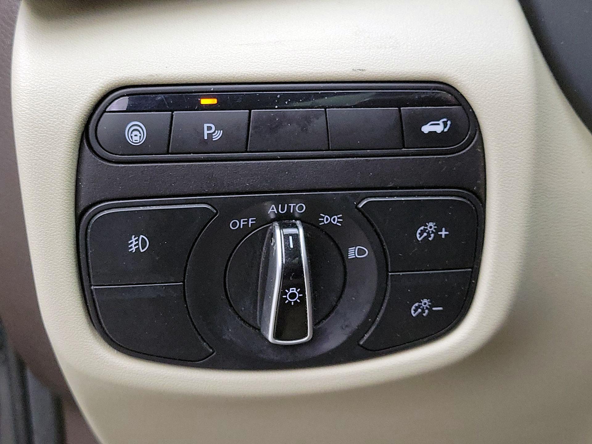 Thumbnail: 2019 INFINITI QX50 - 13