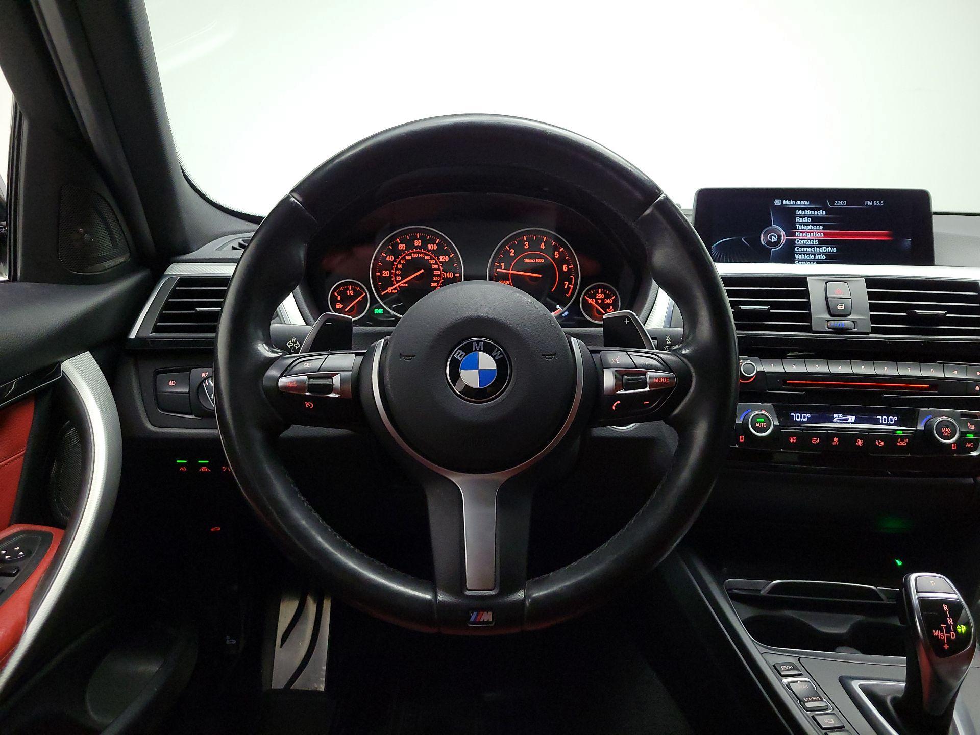 Thumbnail: 2016 BMW 3 Series - 10