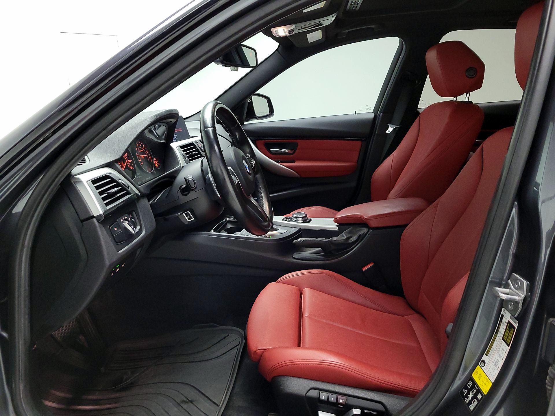 Thumbnail: 2016 BMW 3 Series - 11