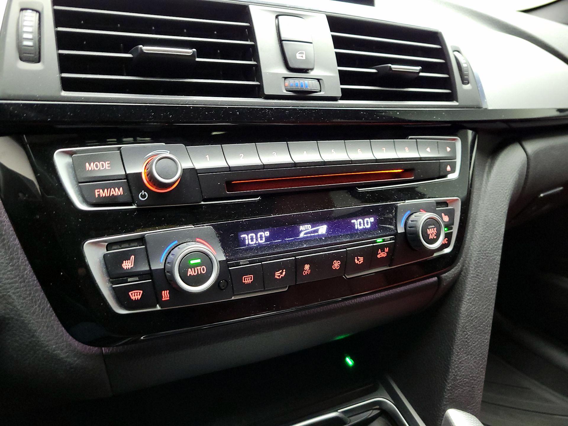 Thumbnail: 2016 BMW 3 Series - 16