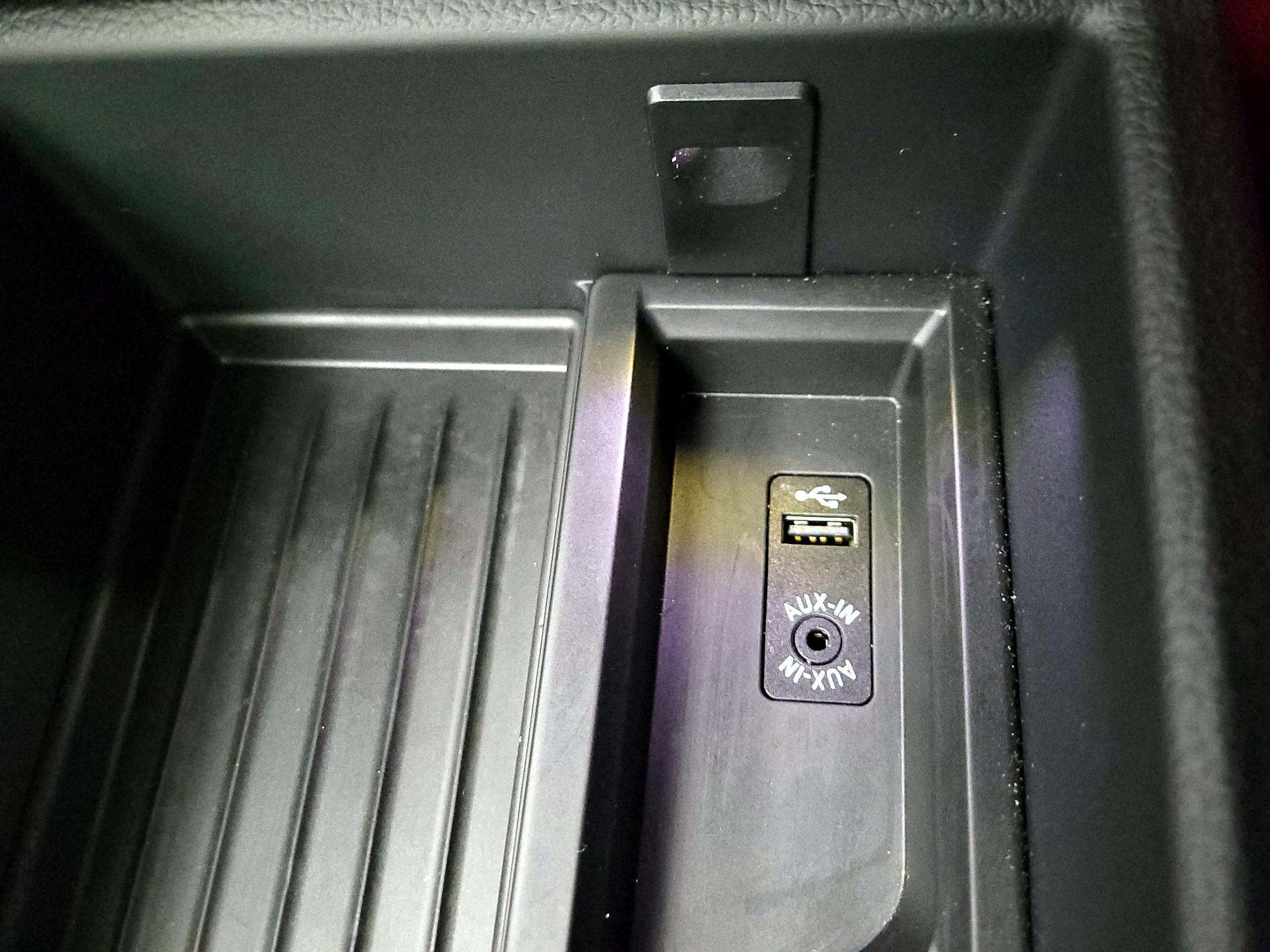 Thumbnail: 2016 BMW 3 Series - 18