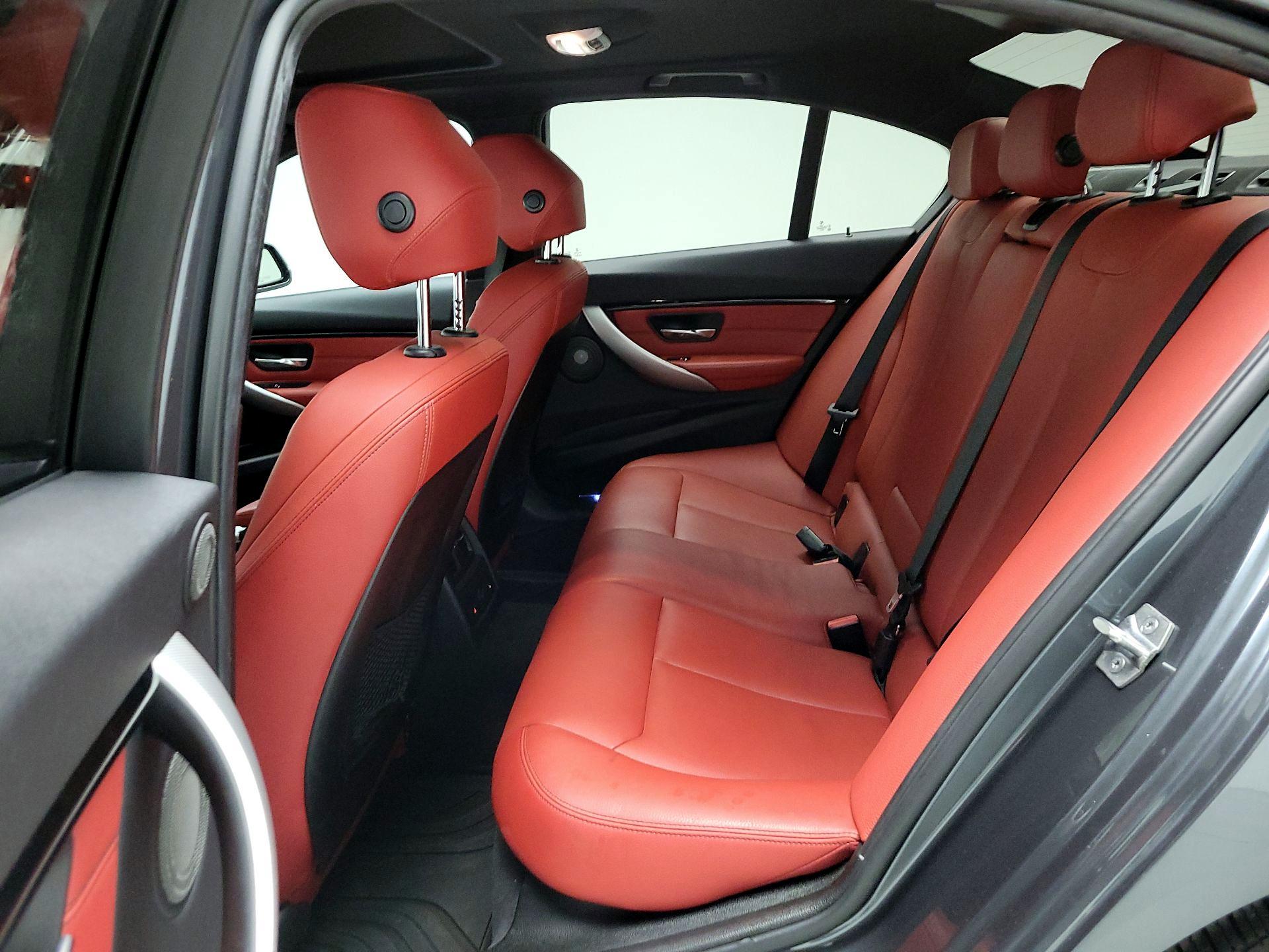 Thumbnail: 2016 BMW 3 Series - 19