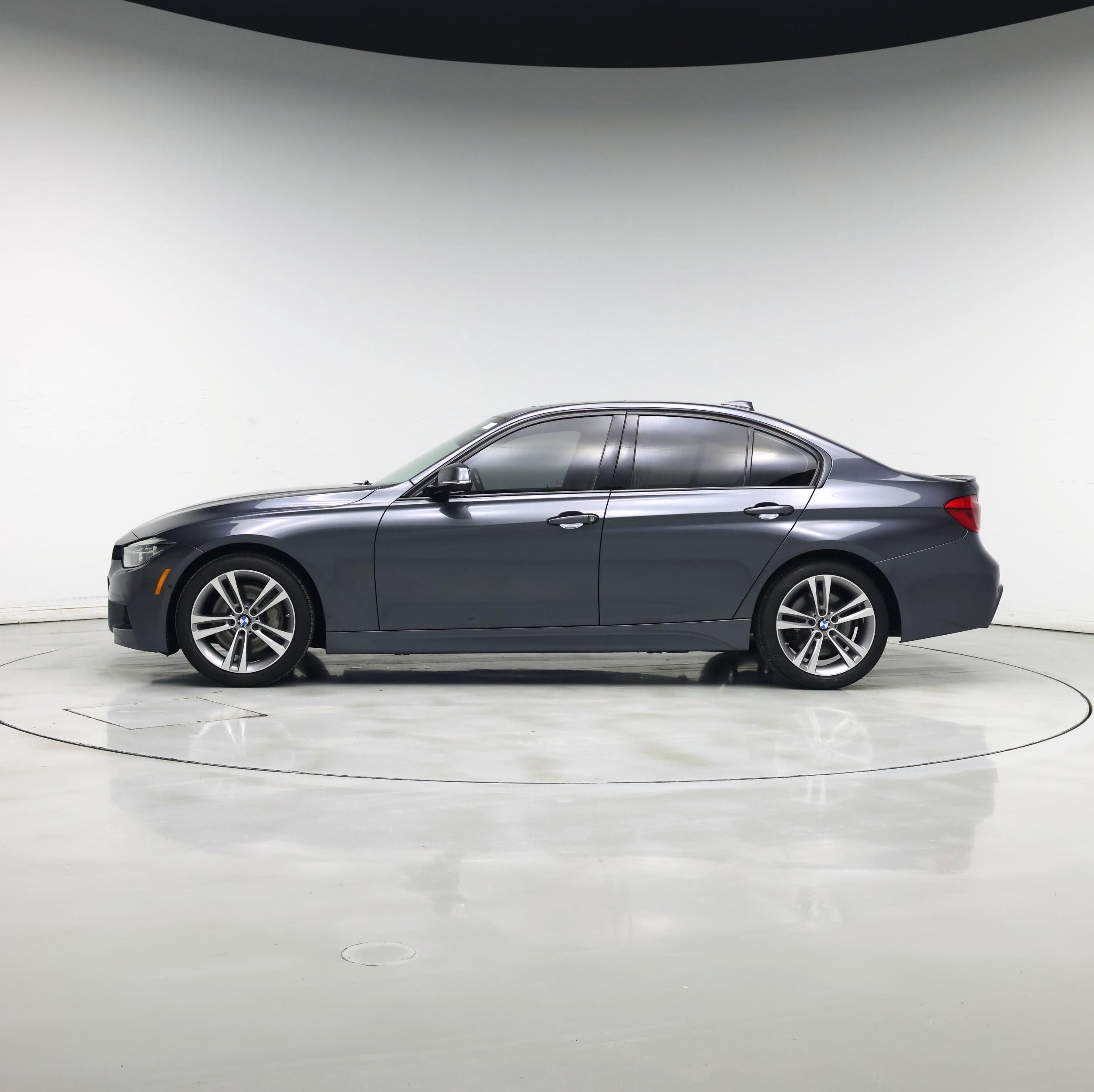 Thumbnail: 2016 BMW 3 Series - 3
