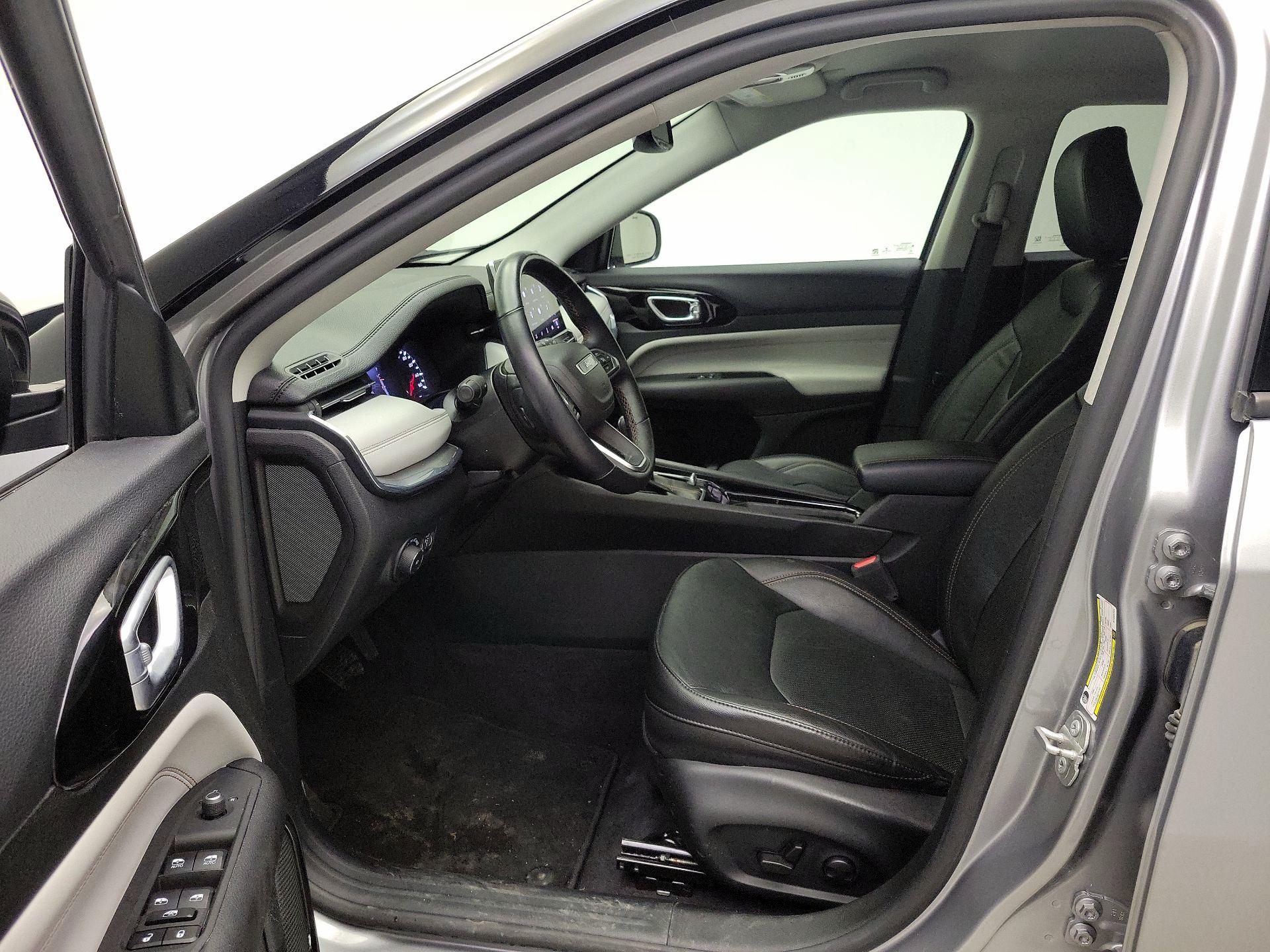 Thumbnail: 2022 Jeep Compass - 11