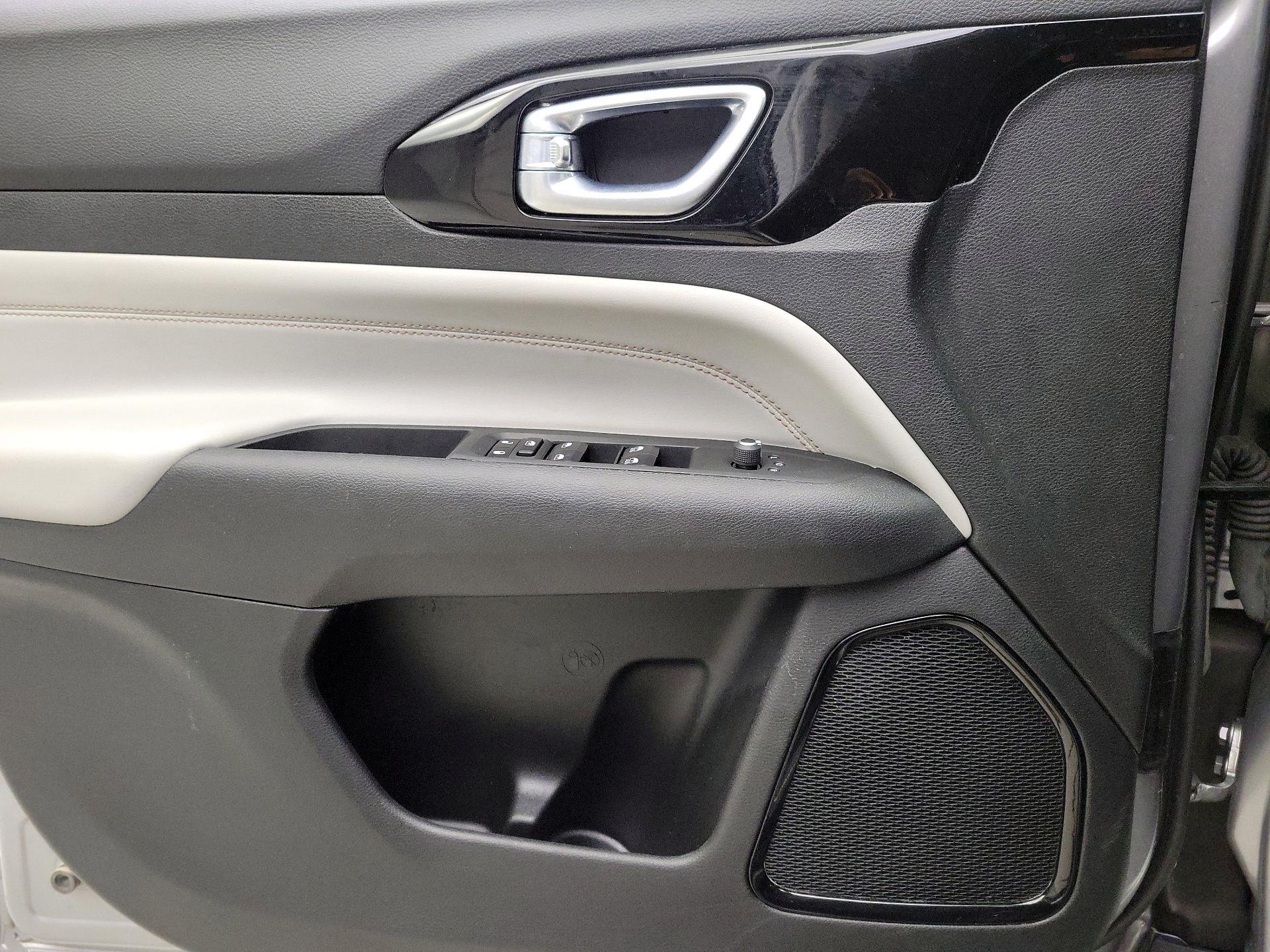 Thumbnail: 2022 Jeep Compass - 12