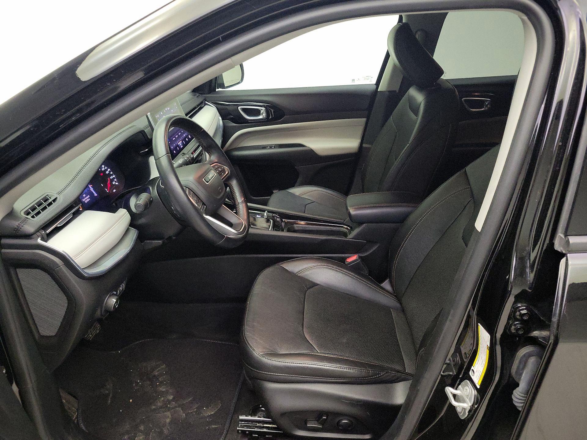 Thumbnail: 2022 Jeep Compass - 11