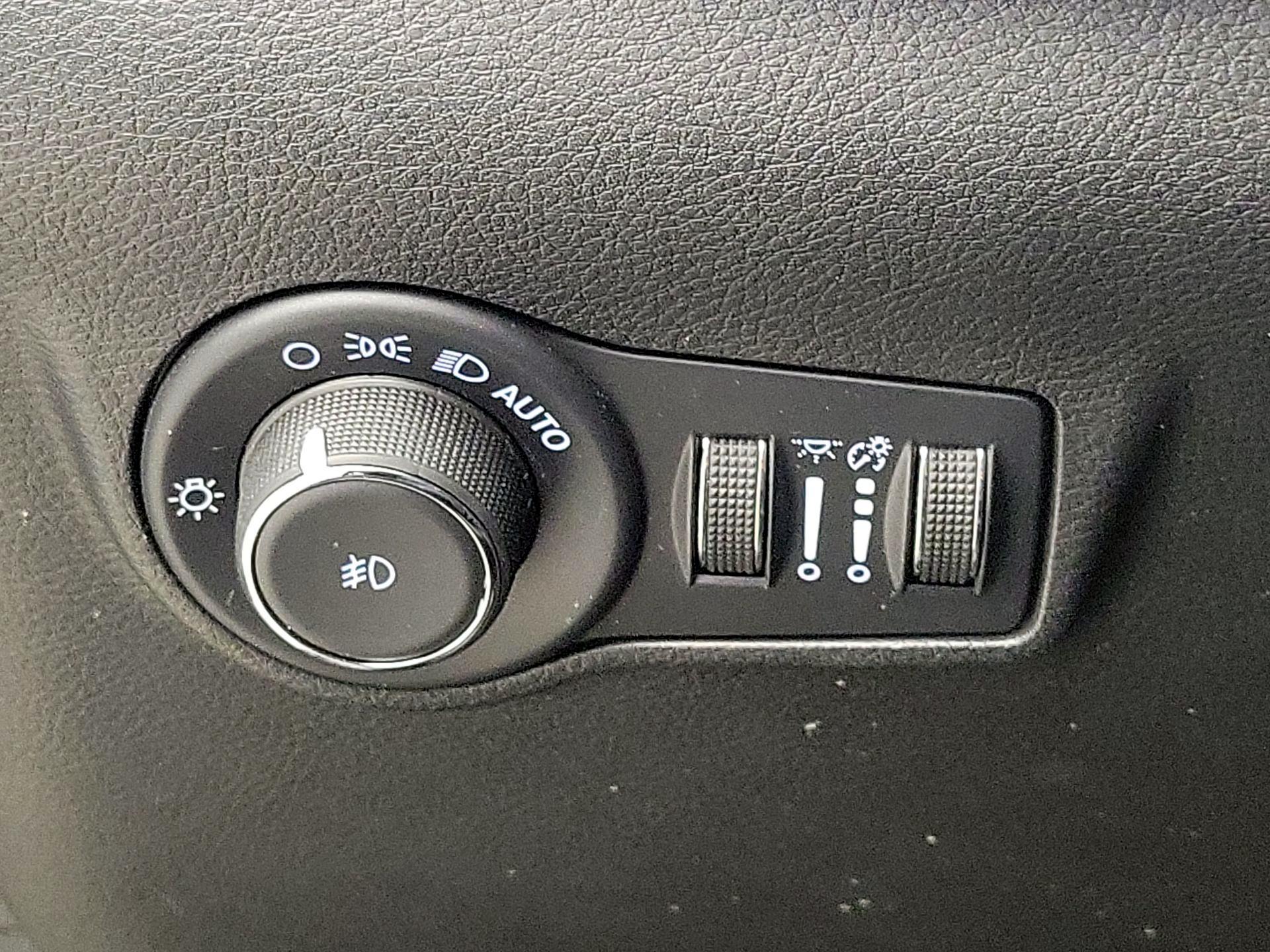 Thumbnail: 2022 Jeep Compass - 13