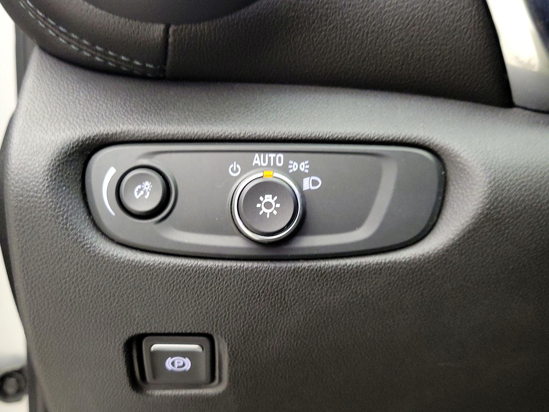 Thumbnail: 2020 Chevrolet Blazer - 13