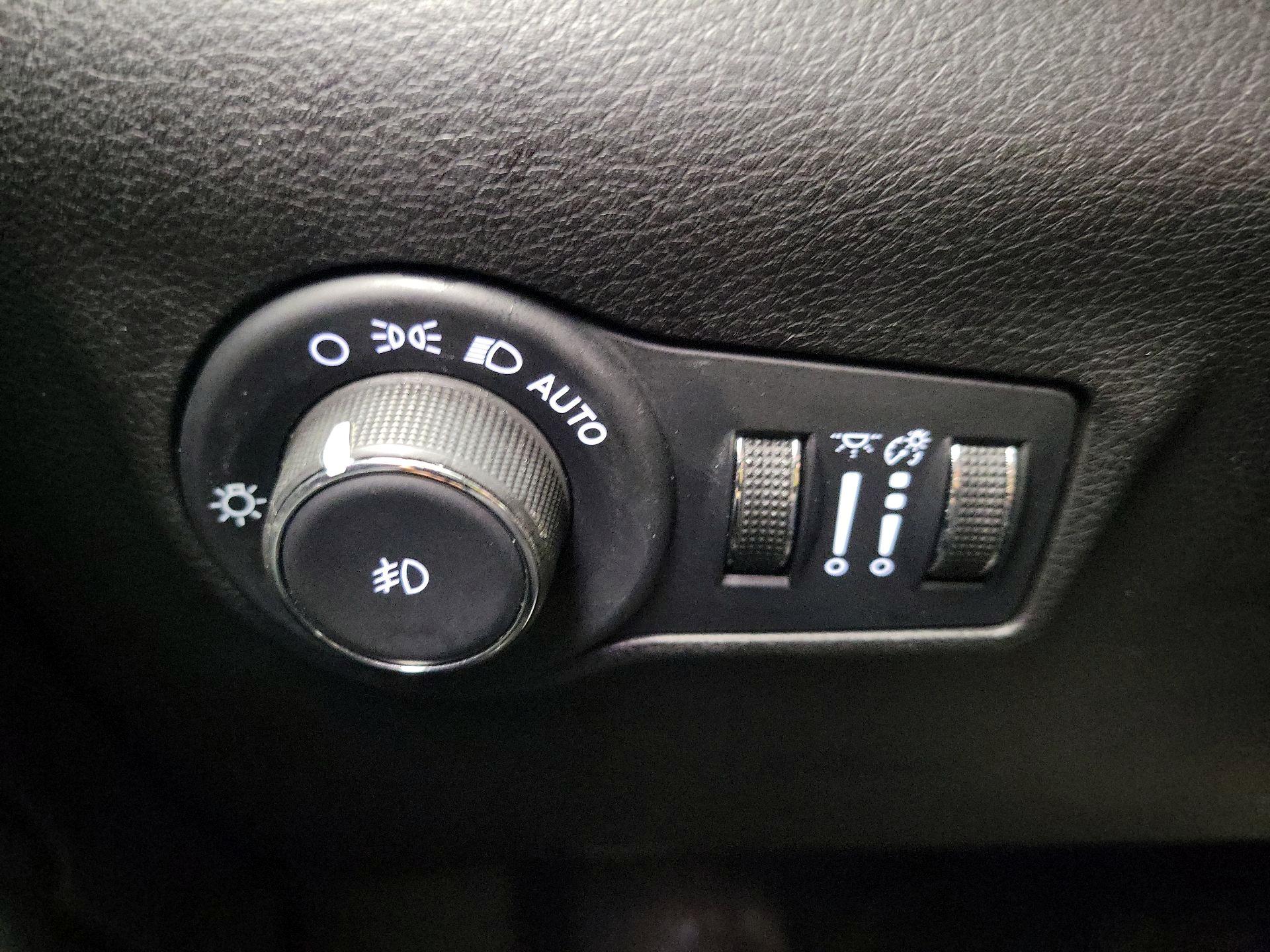 Thumbnail: 2022 Jeep Compass - 13