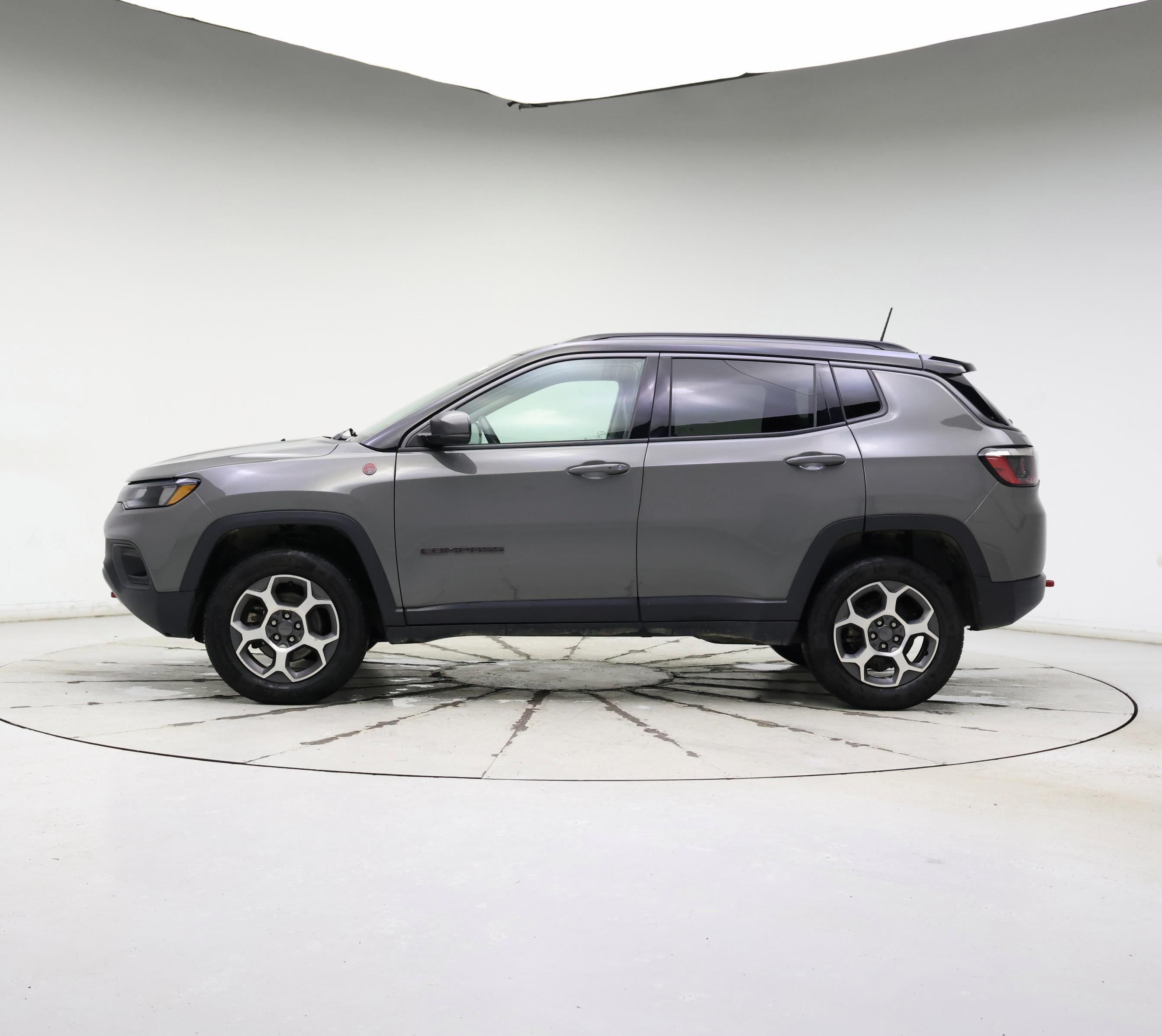 Thumbnail: 2022 Jeep Compass - 3