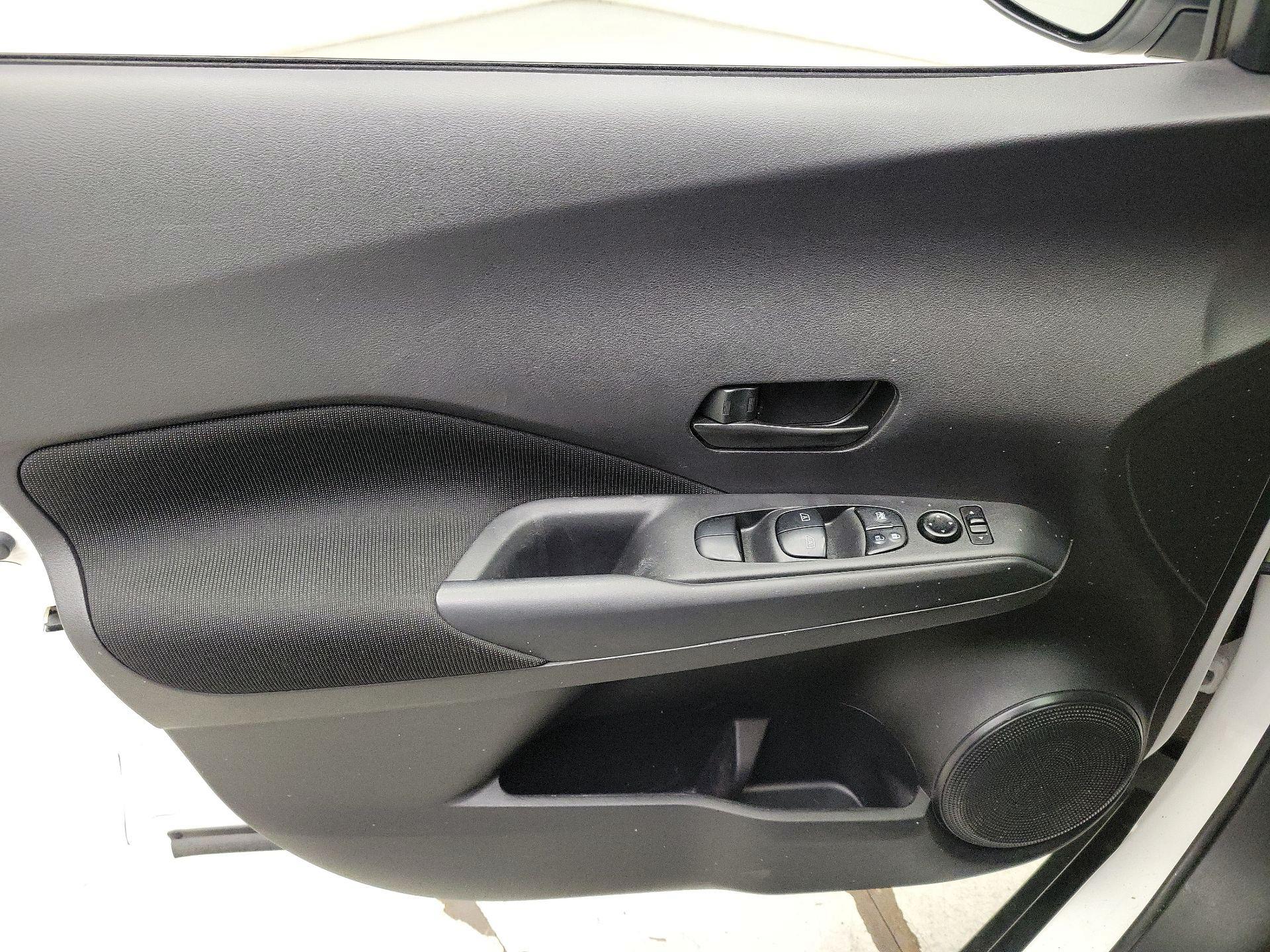 Thumbnail: 2023 Nissan Kicks - 12