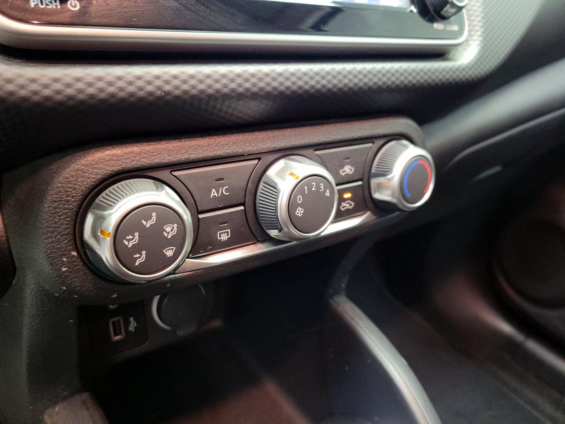 Thumbnail: 2023 Nissan Kicks - 15