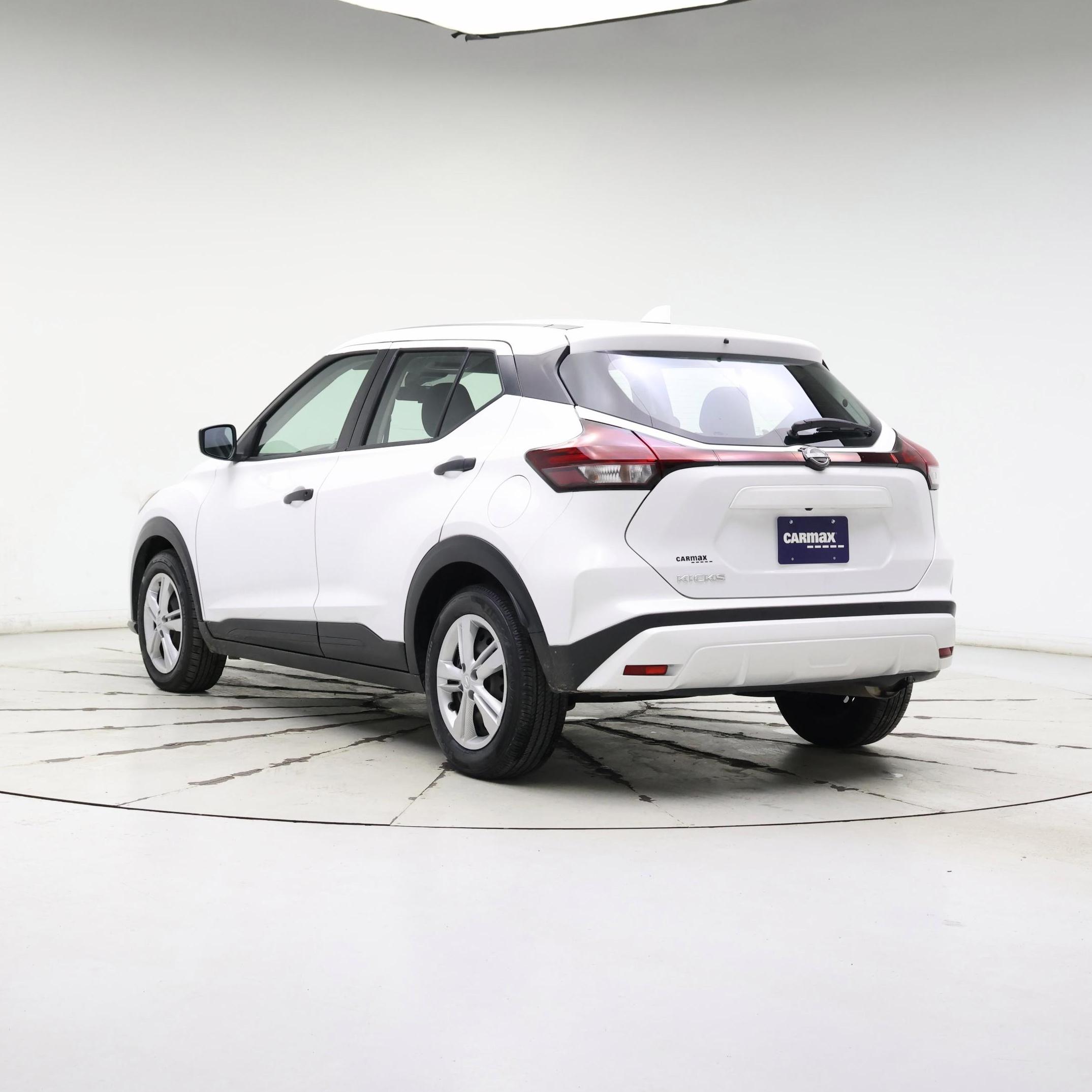 Thumbnail: 2023 Nissan Kicks - 2