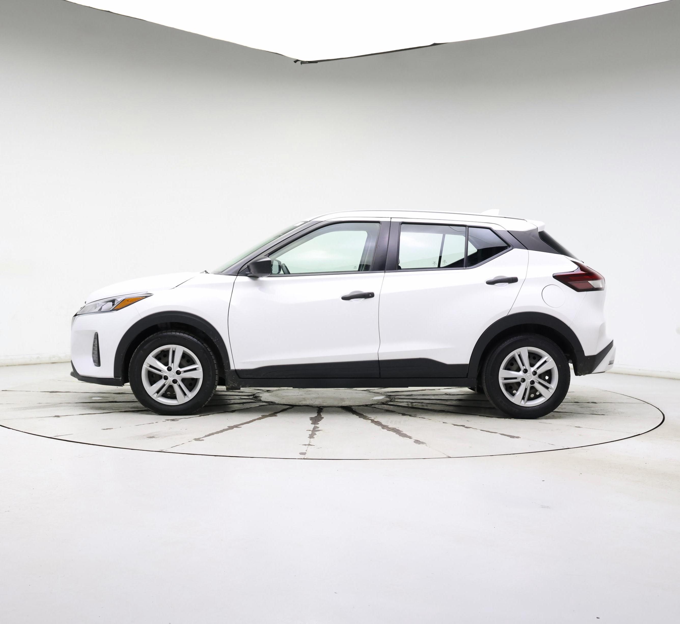 Thumbnail: 2023 Nissan Kicks - 3