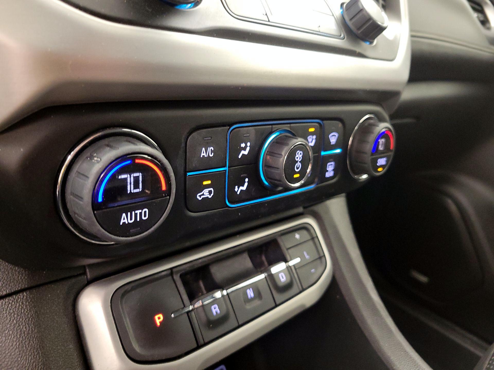 Thumbnail: 2023 GMC Acadia - 17