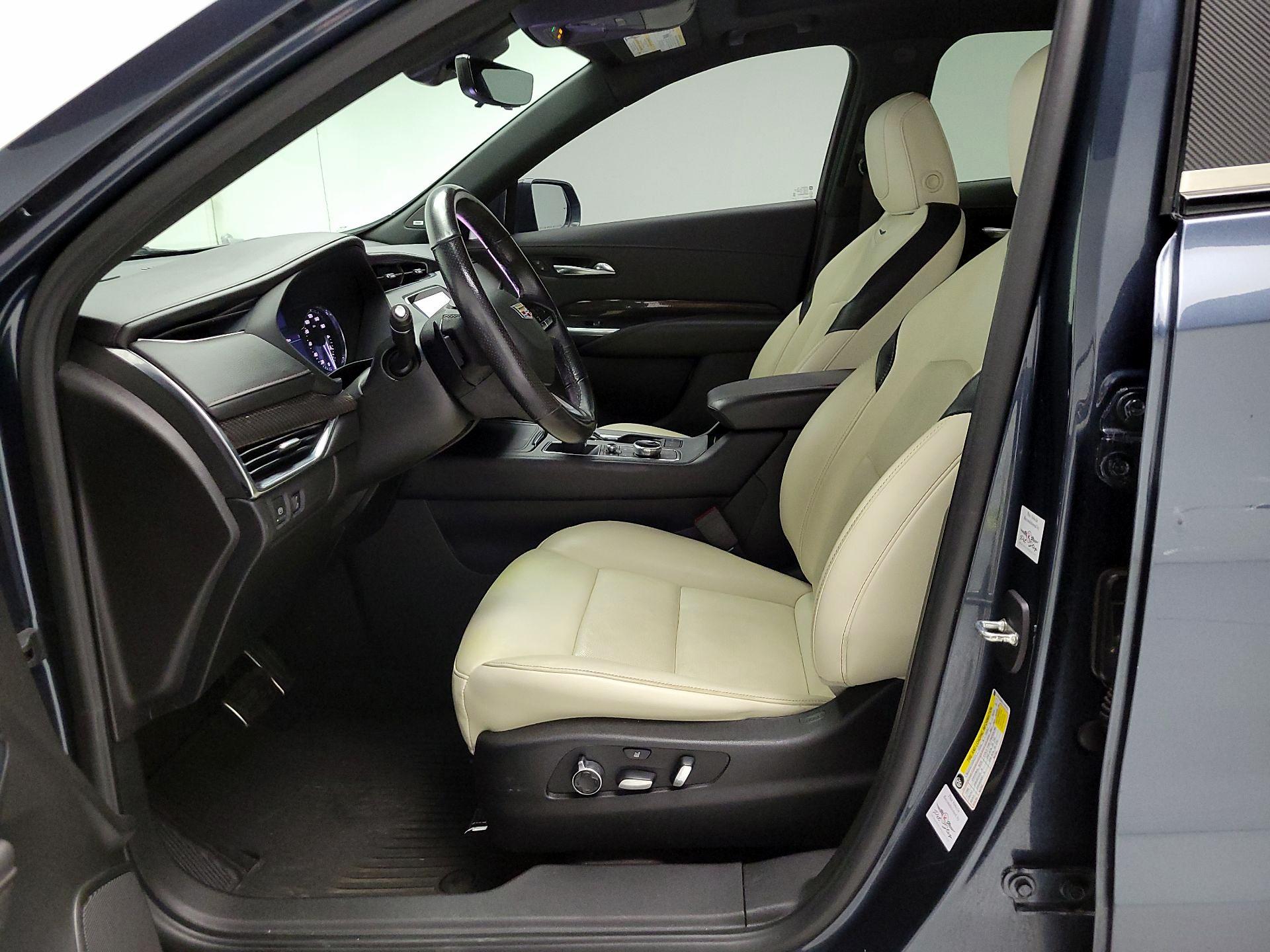 Thumbnail: 2020 Cadillac XT4 - 11