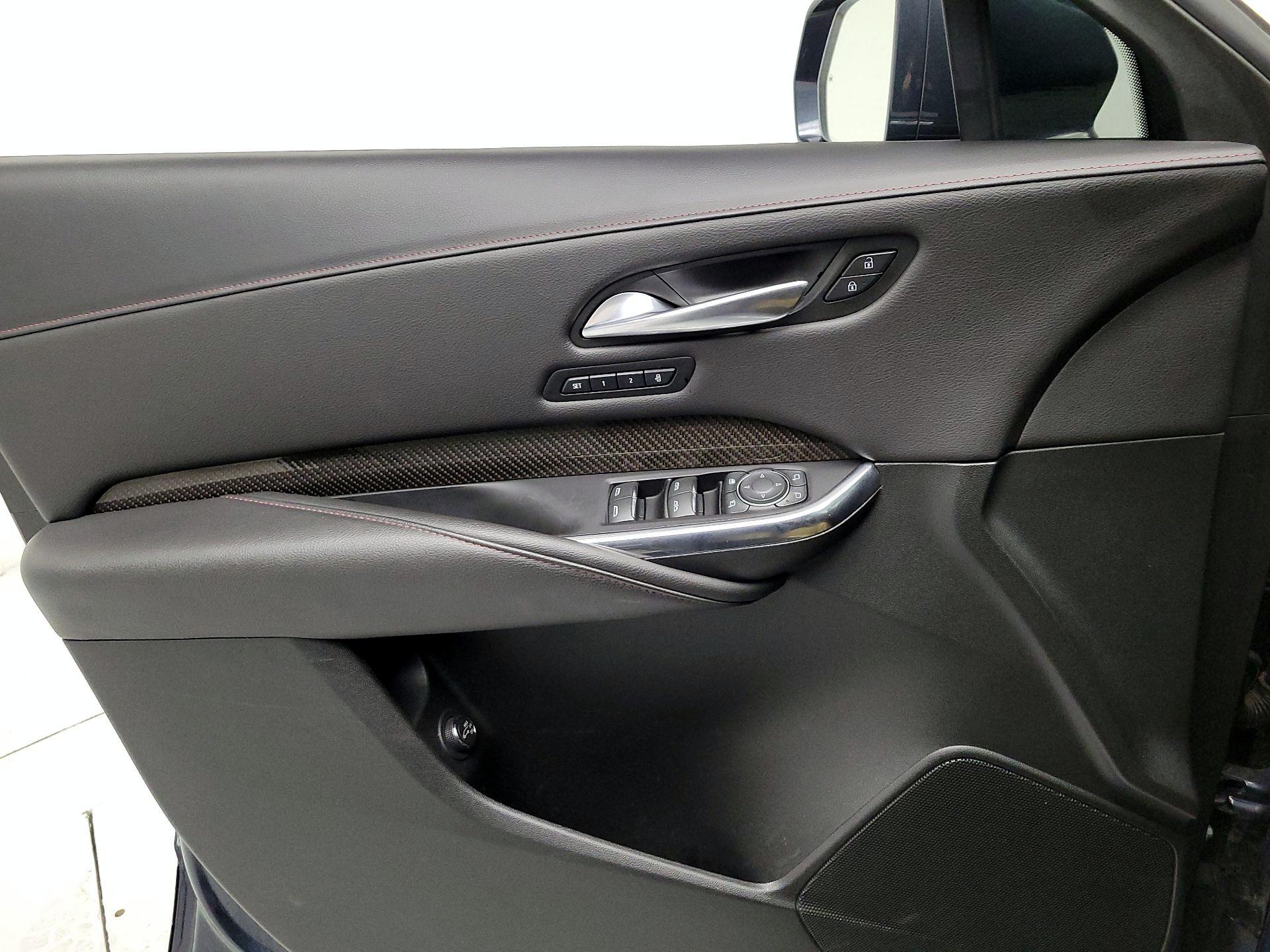 Thumbnail: 2020 Cadillac XT4 - 12