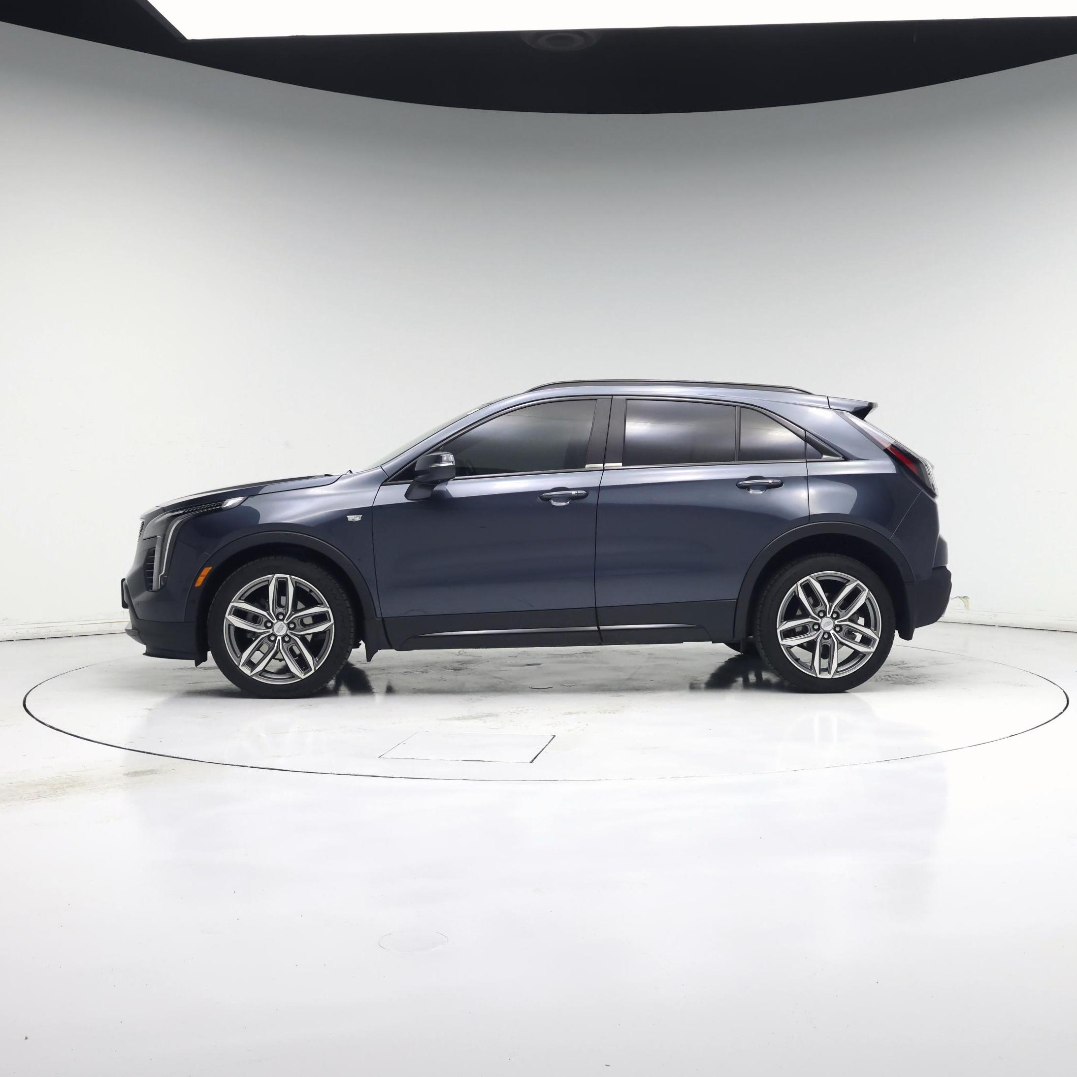 Thumbnail: 2020 Cadillac XT4 - 3