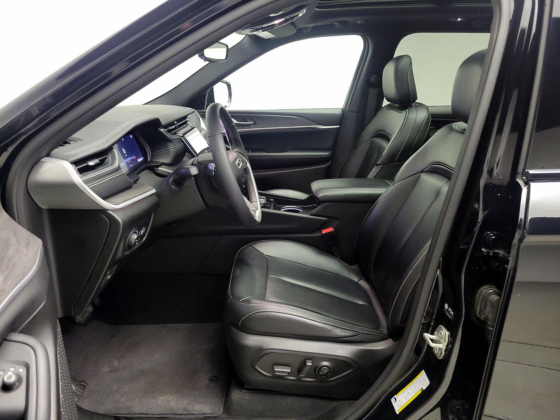 Thumbnail: 2024 Jeep Grand Cherokee - 11