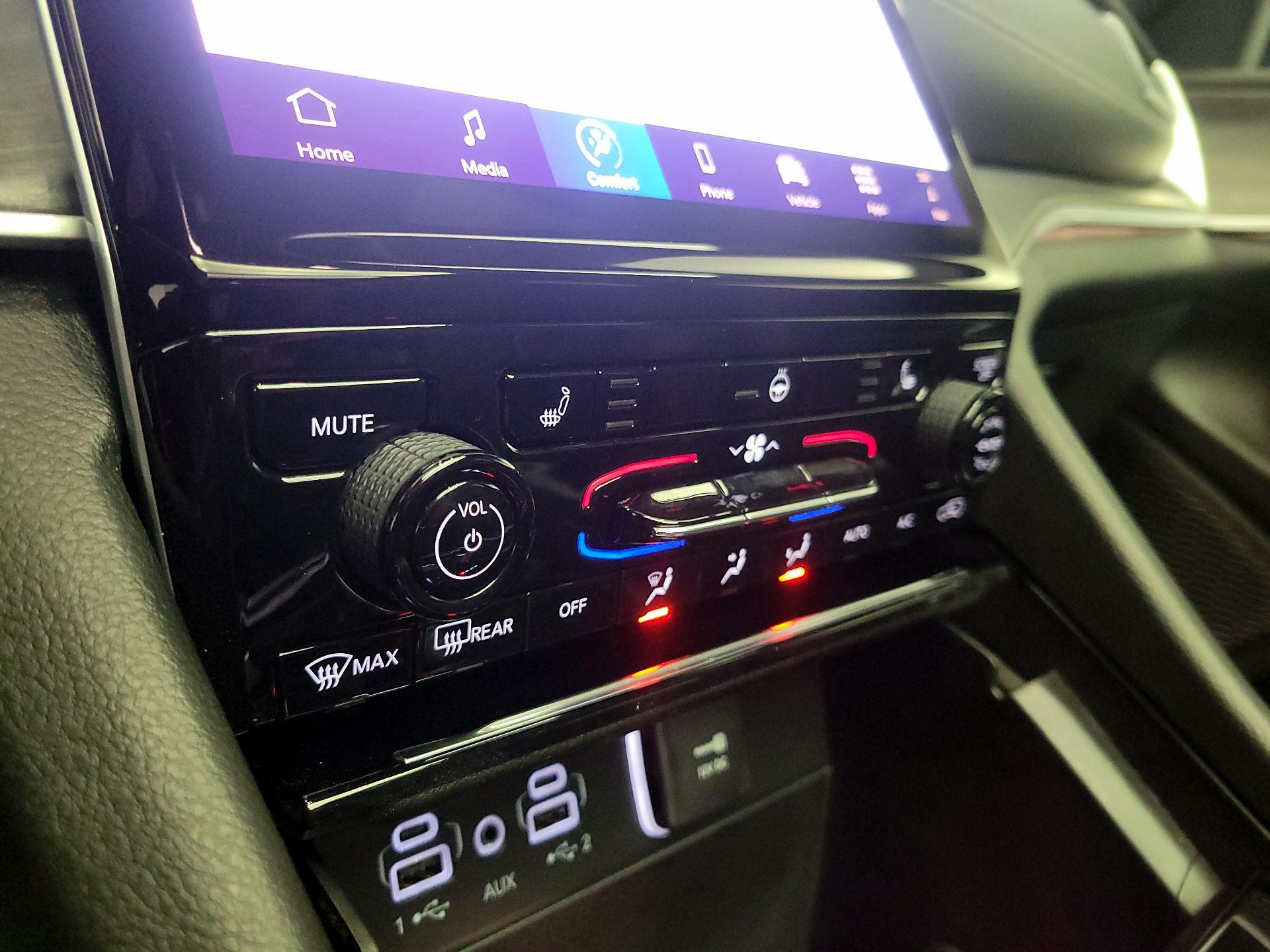 Thumbnail: 2024 Jeep Grand Cherokee - 17