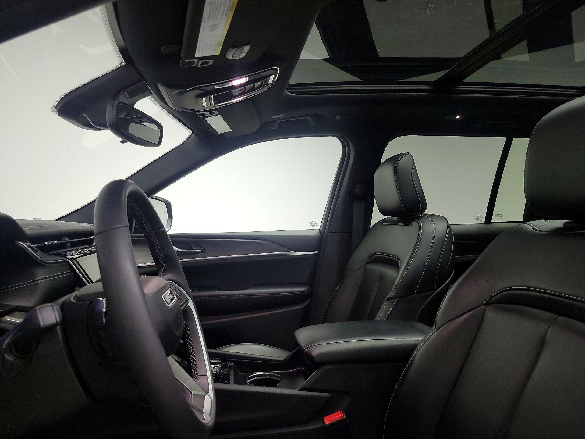 Thumbnail: 2024 Jeep Grand Cherokee - 20