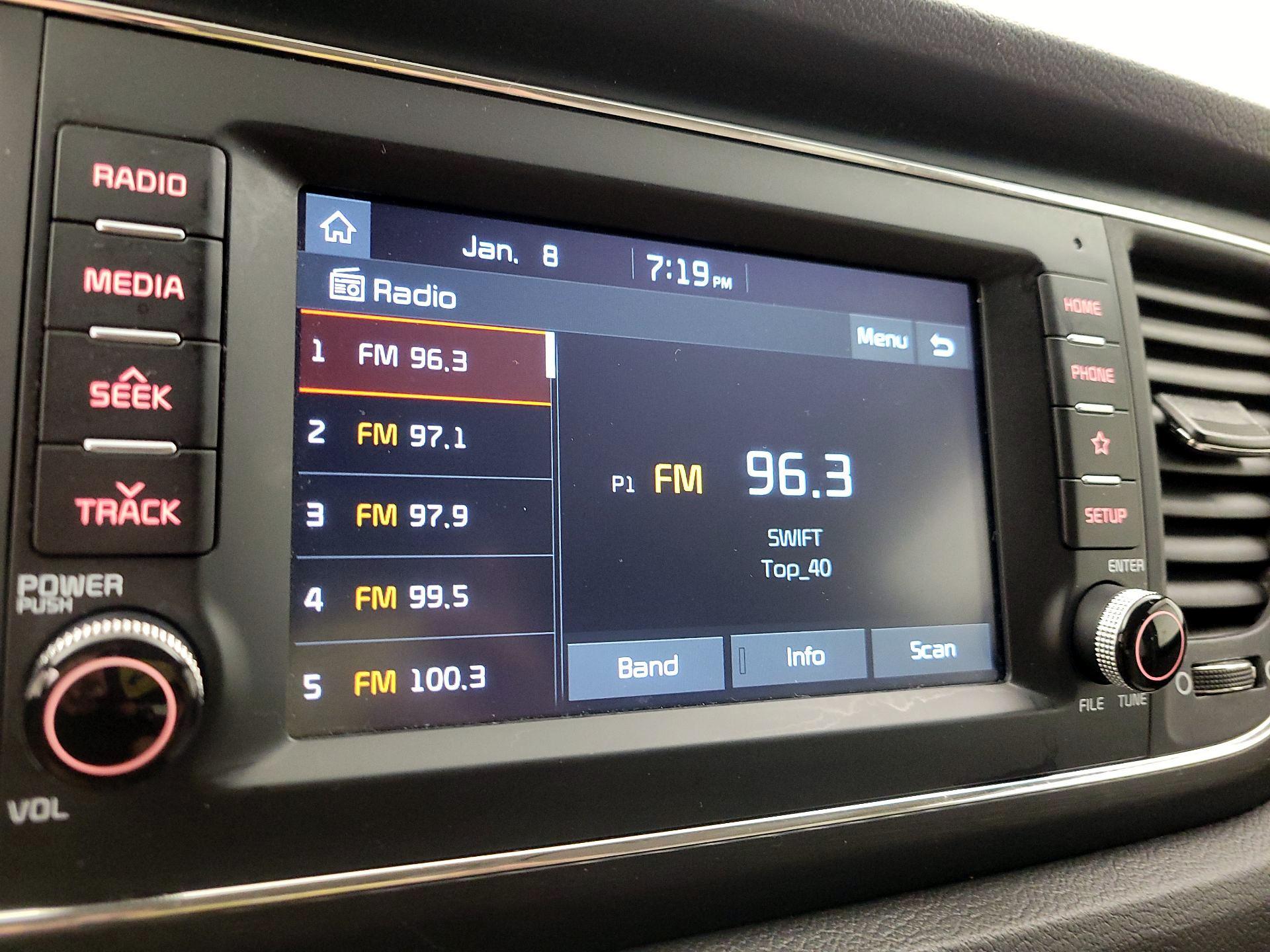 Thumbnail: 2019 Kia Sedona - 15