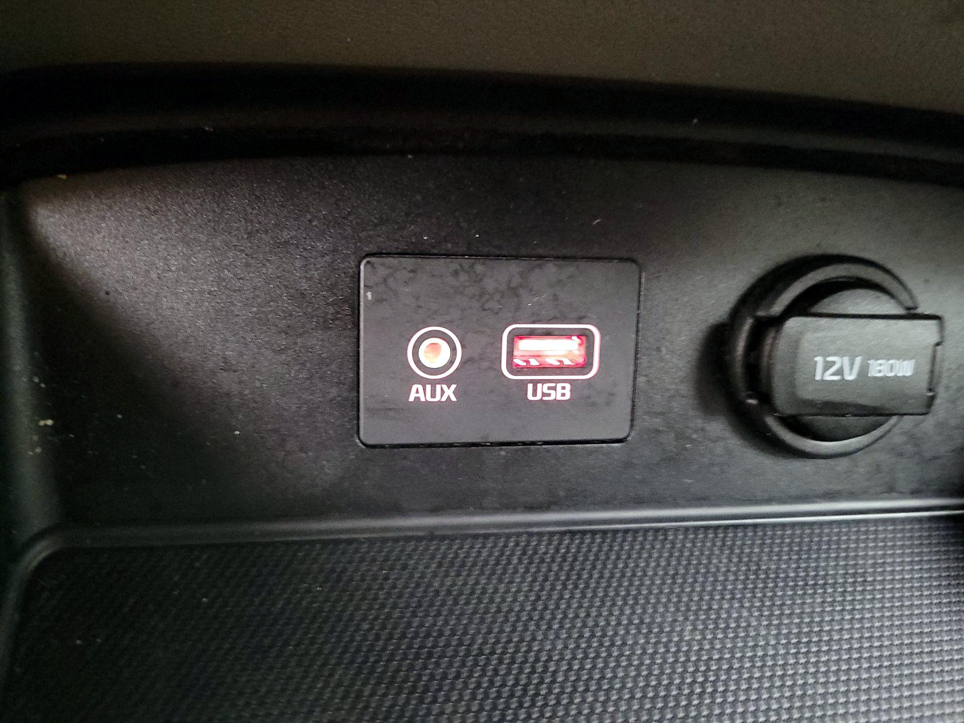 Thumbnail: 2019 Kia Sedona - 18