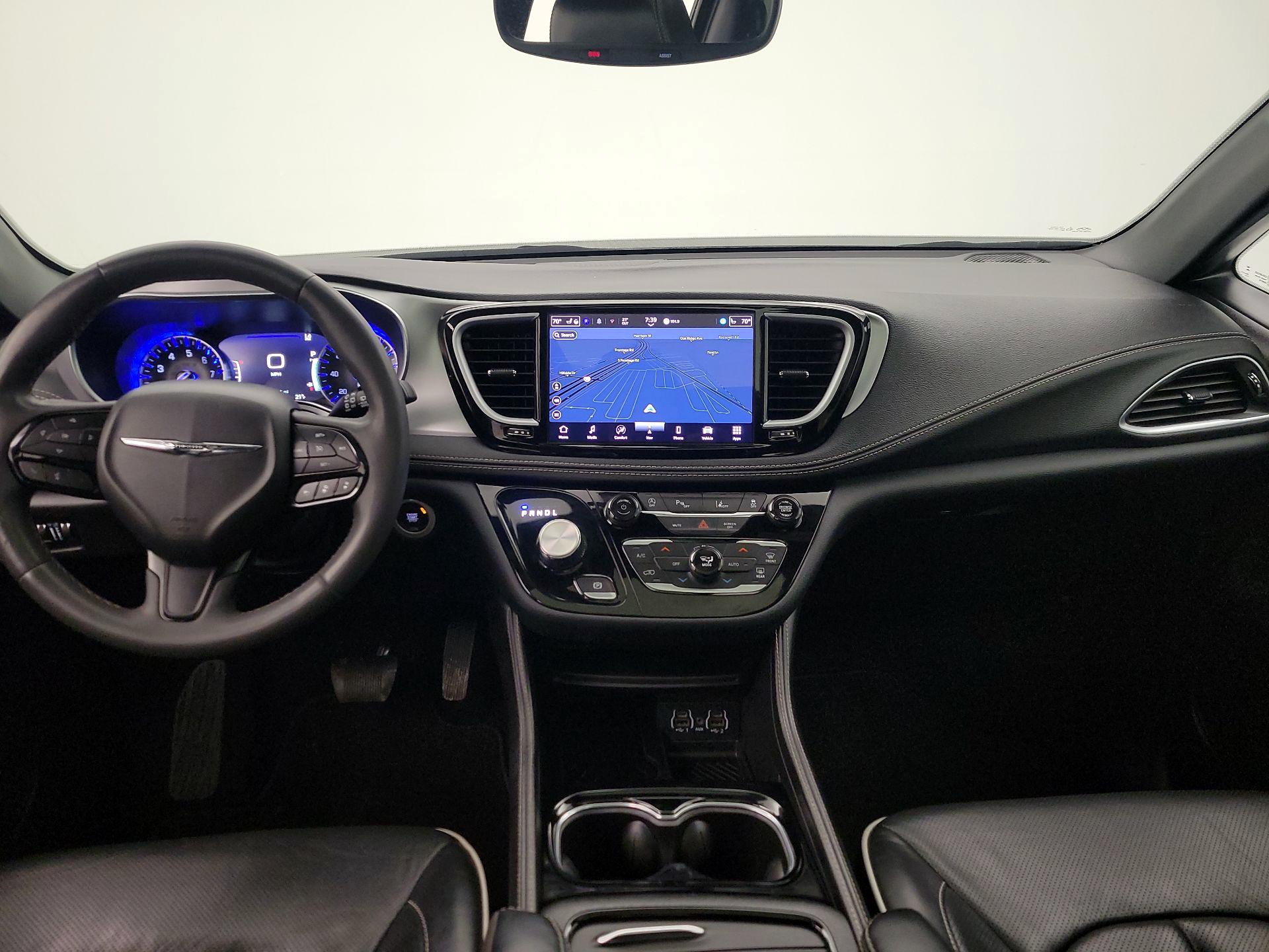 Thumbnail: 2025 Chrysler Pacifica - 9