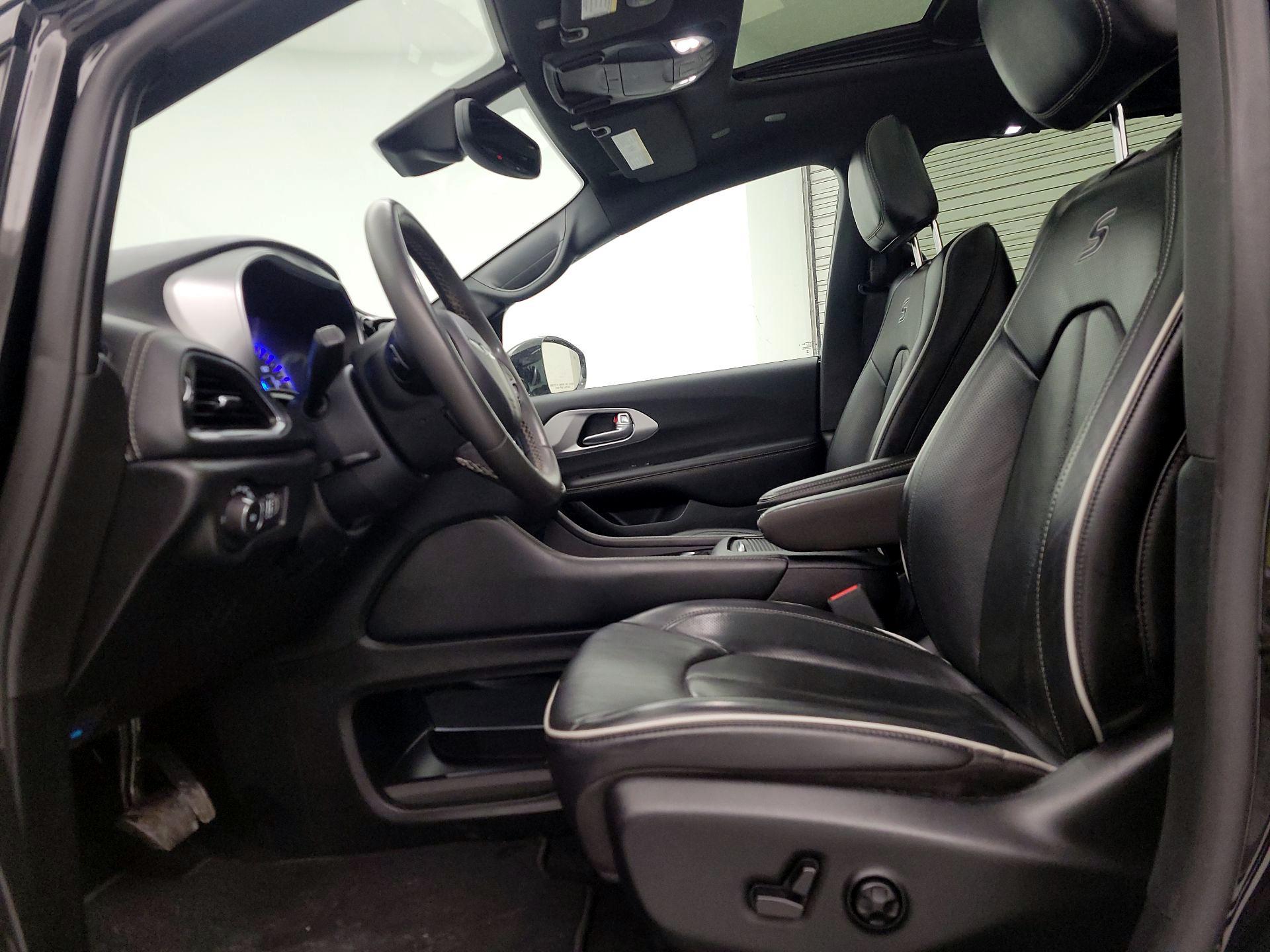 Thumbnail: 2025 Chrysler Pacifica - 11