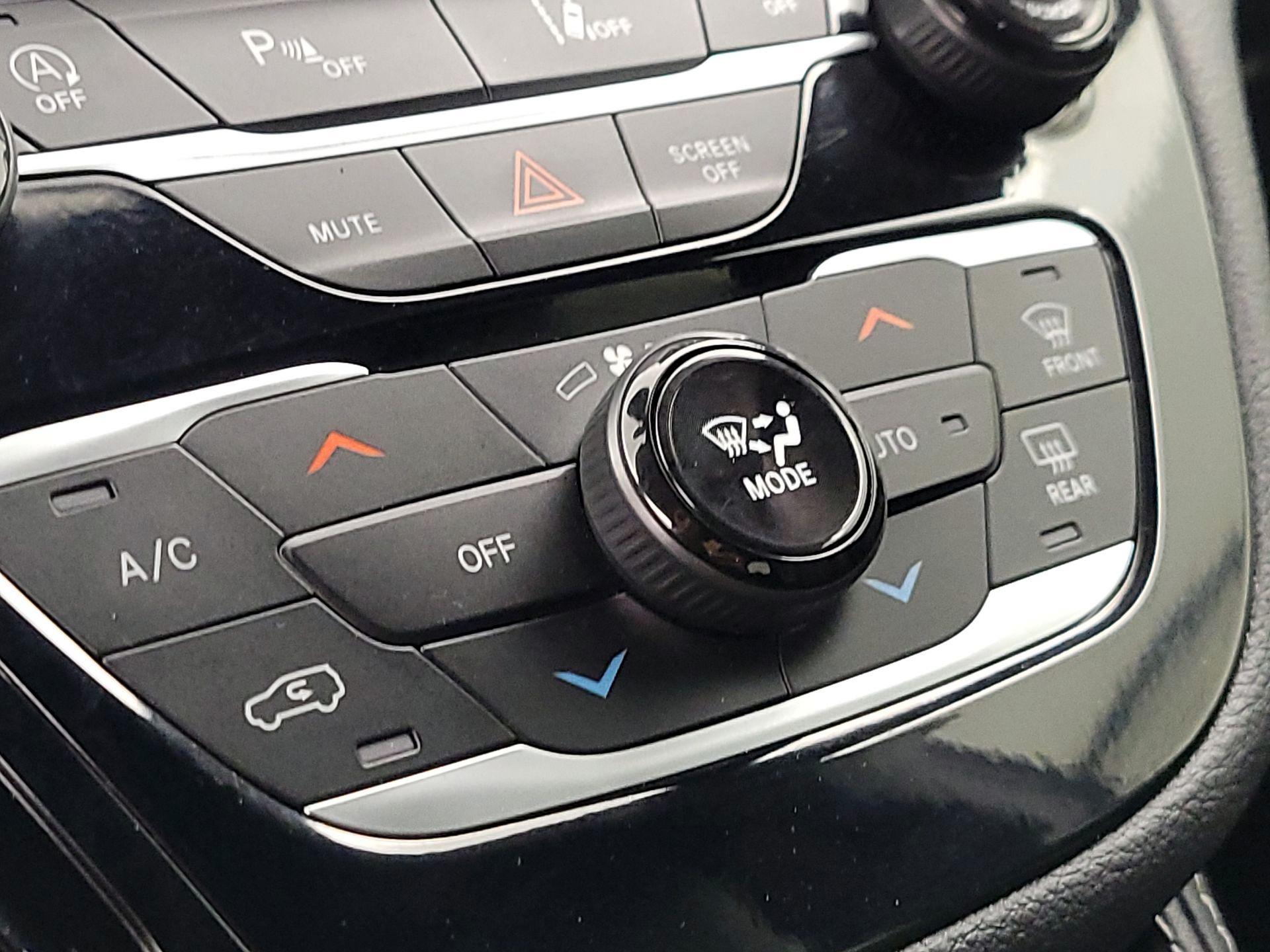 Thumbnail: 2025 Chrysler Pacifica - 17