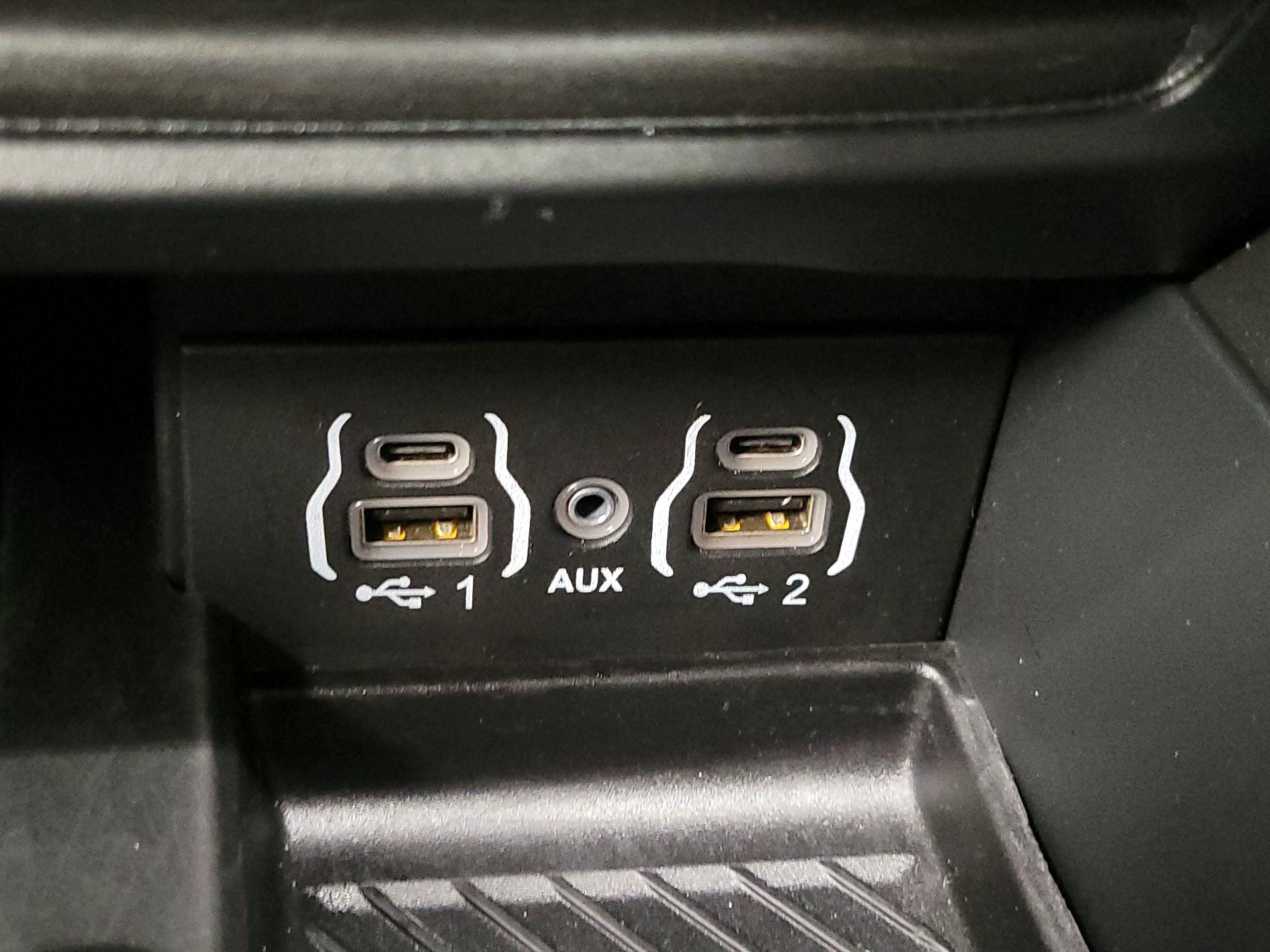 Thumbnail: 2025 Chrysler Pacifica - 19