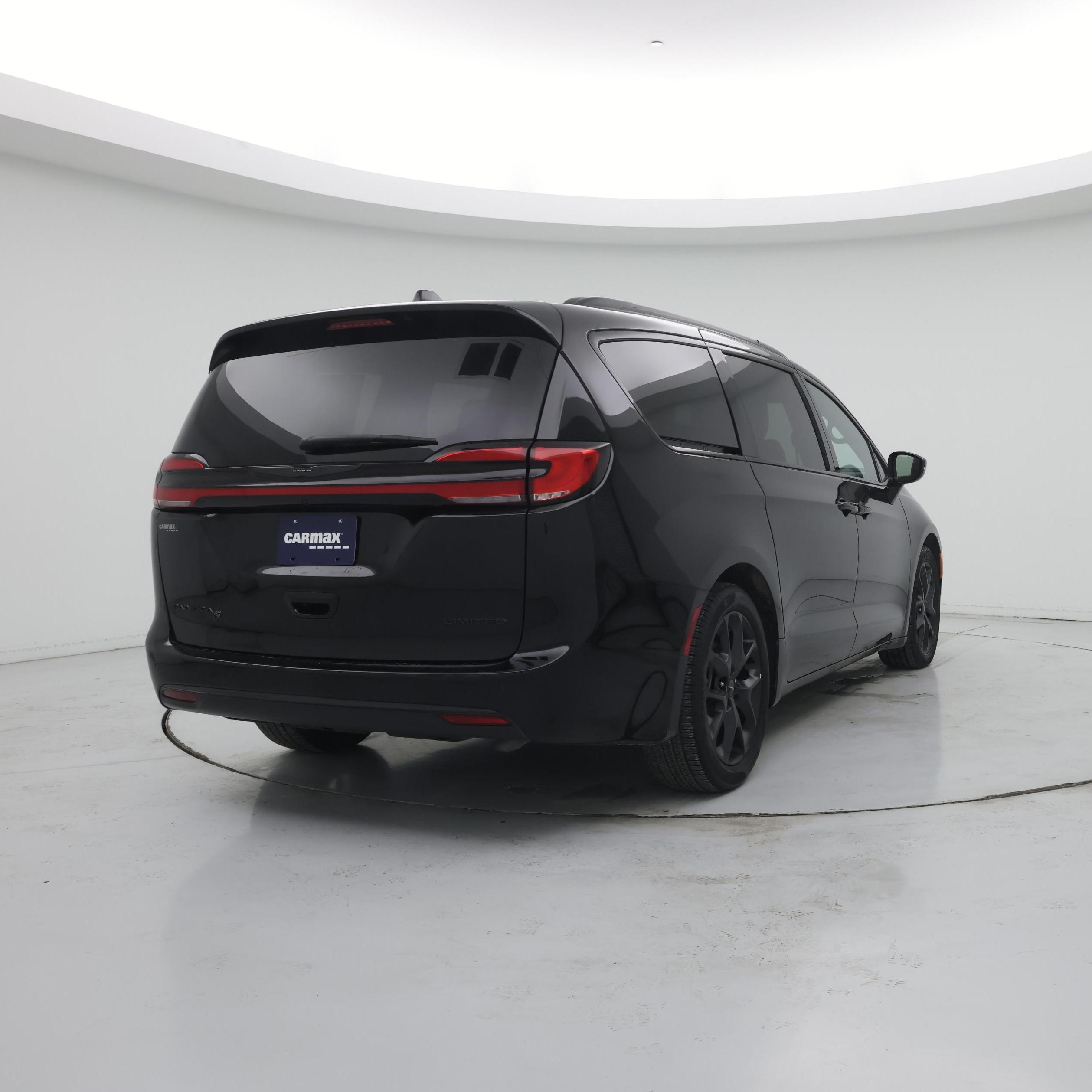 Thumbnail: 2025 Chrysler Pacifica - 8