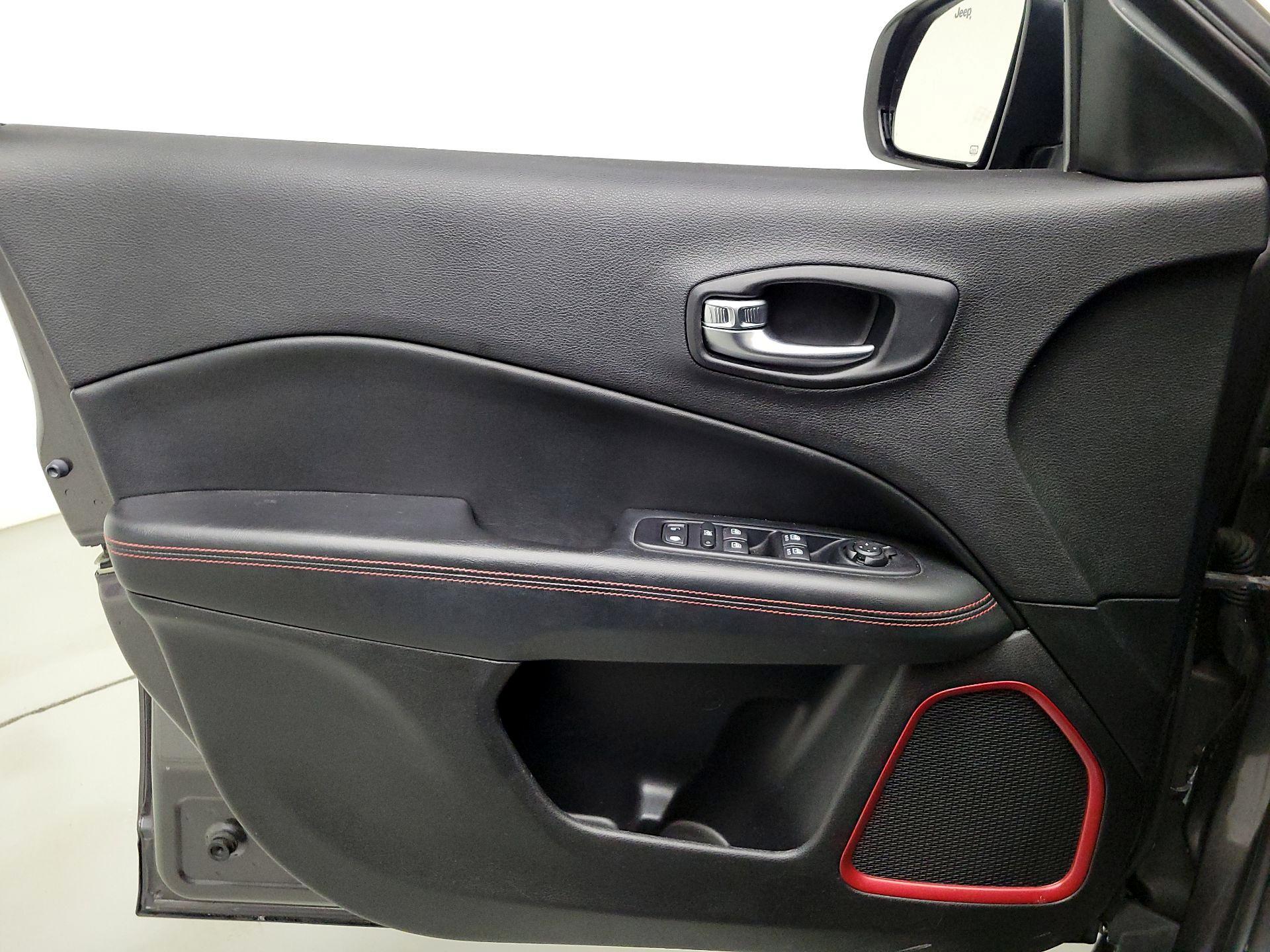 Thumbnail: 2019 Jeep Compass - 12