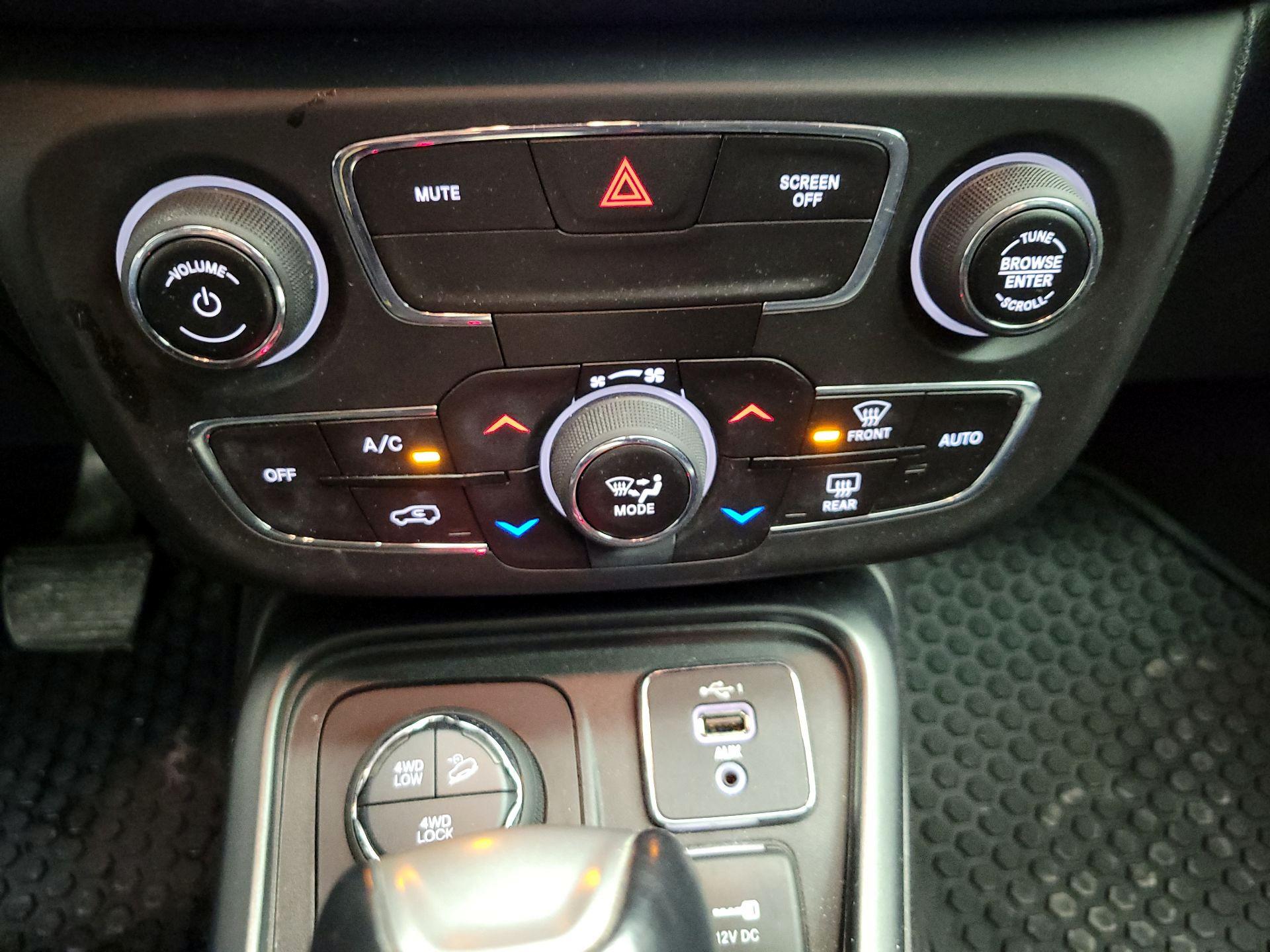 Thumbnail: 2019 Jeep Compass - 14