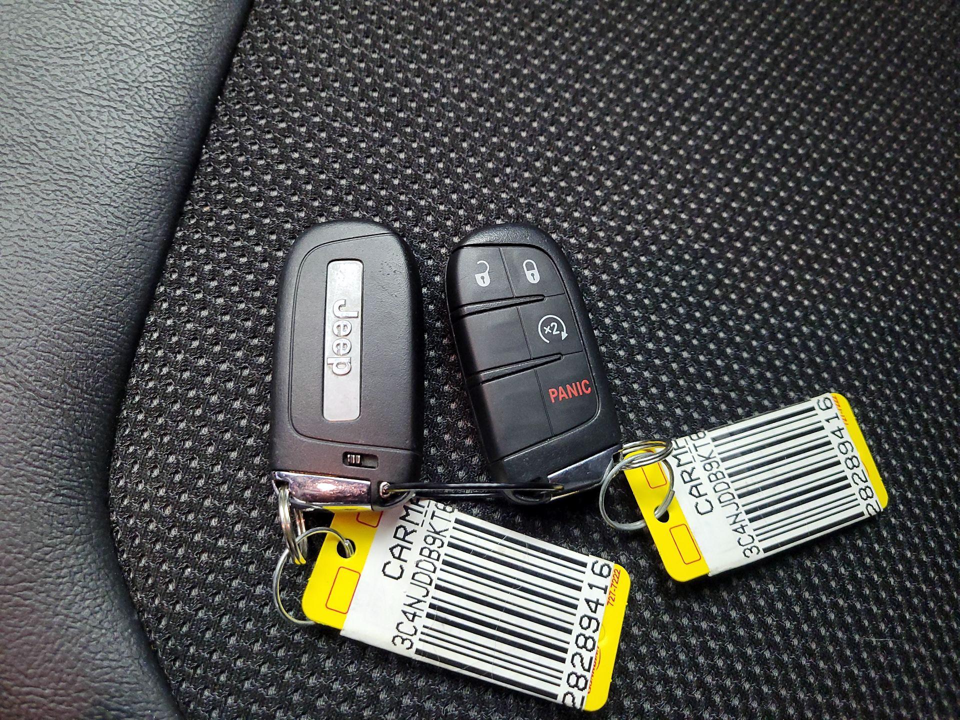 Thumbnail: 2019 Jeep Compass - 18